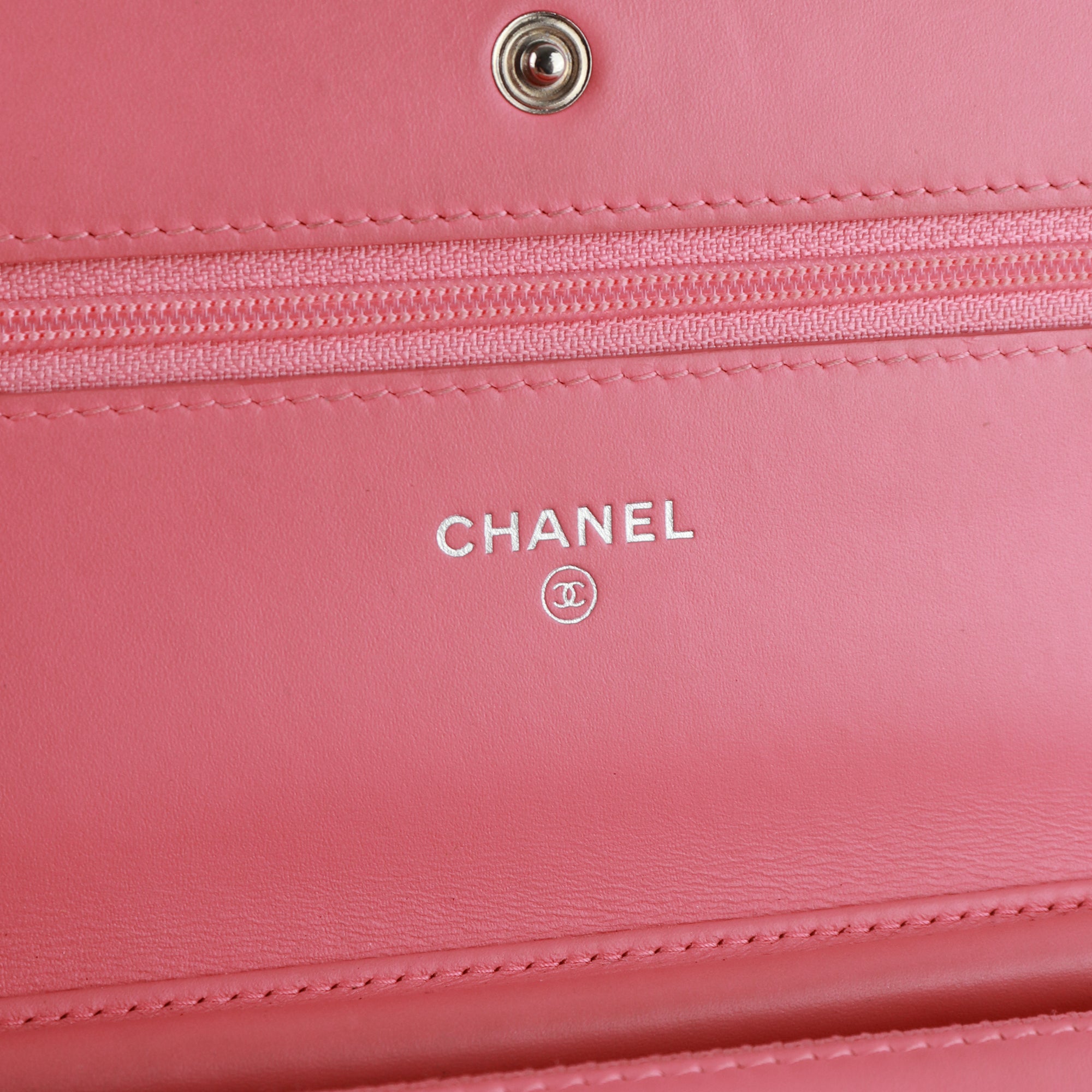 CHANEL - Sac Wallet On Chain Timeless en cuir verni rose
