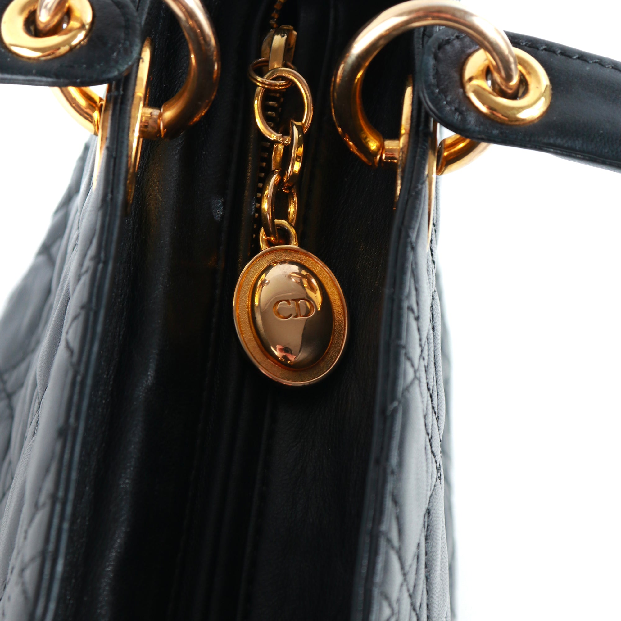 DIOR - Sac à main Lady Dior medium en cuir noir vintage