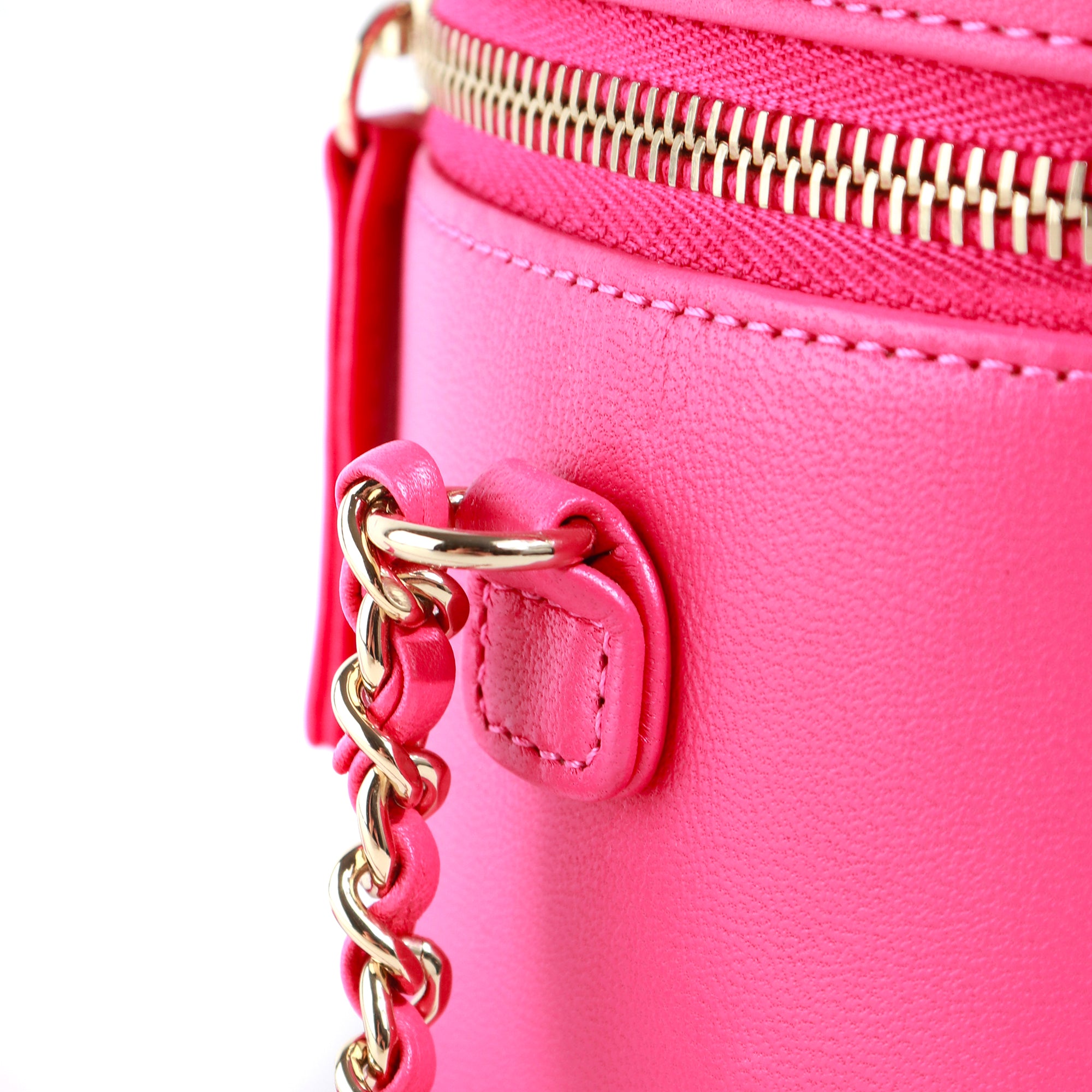 CHANEL - Vanity shoulder bag in pink leather