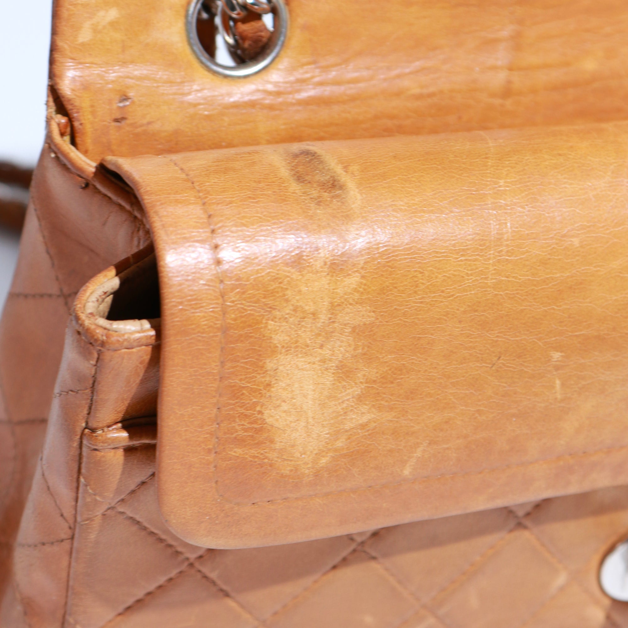 CHANEL - Sac à main Timeless 23 double flap en cuir matelassé marron