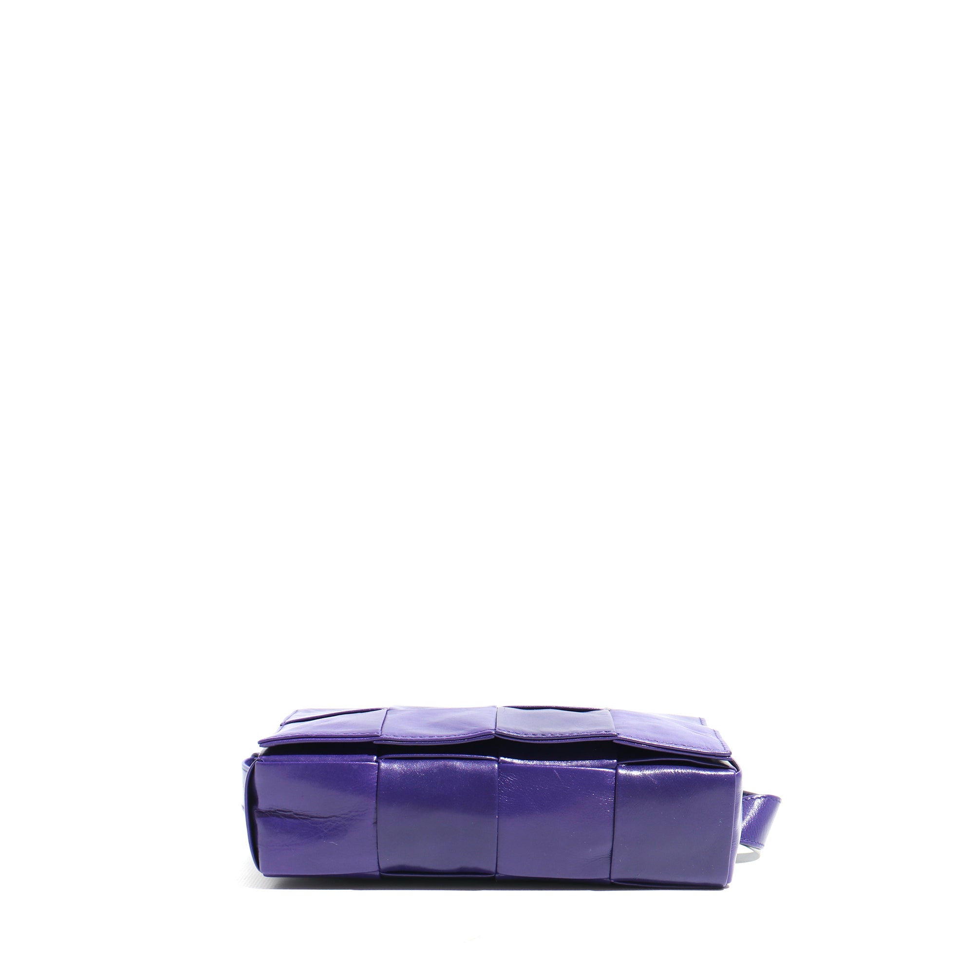 BOTTEGA VENETA - Cassette mini belt bag in purple smooth leather