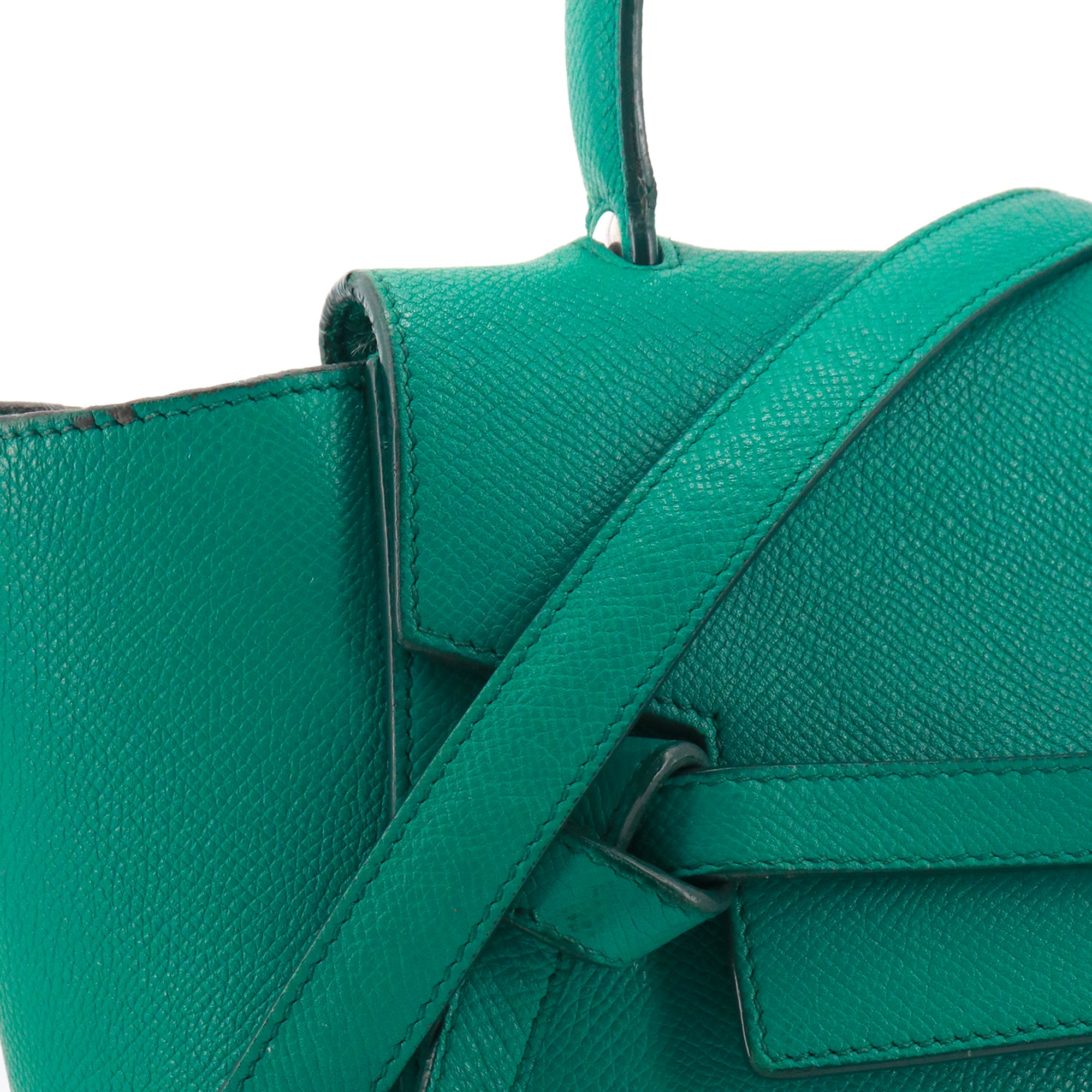CELINE - Sac à bandoulière Belt Nano Celine en cuir grainé vert jade