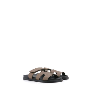 HERMÈS - Hermès Chypre sandals in etoupe epsom leather (Size 39)
