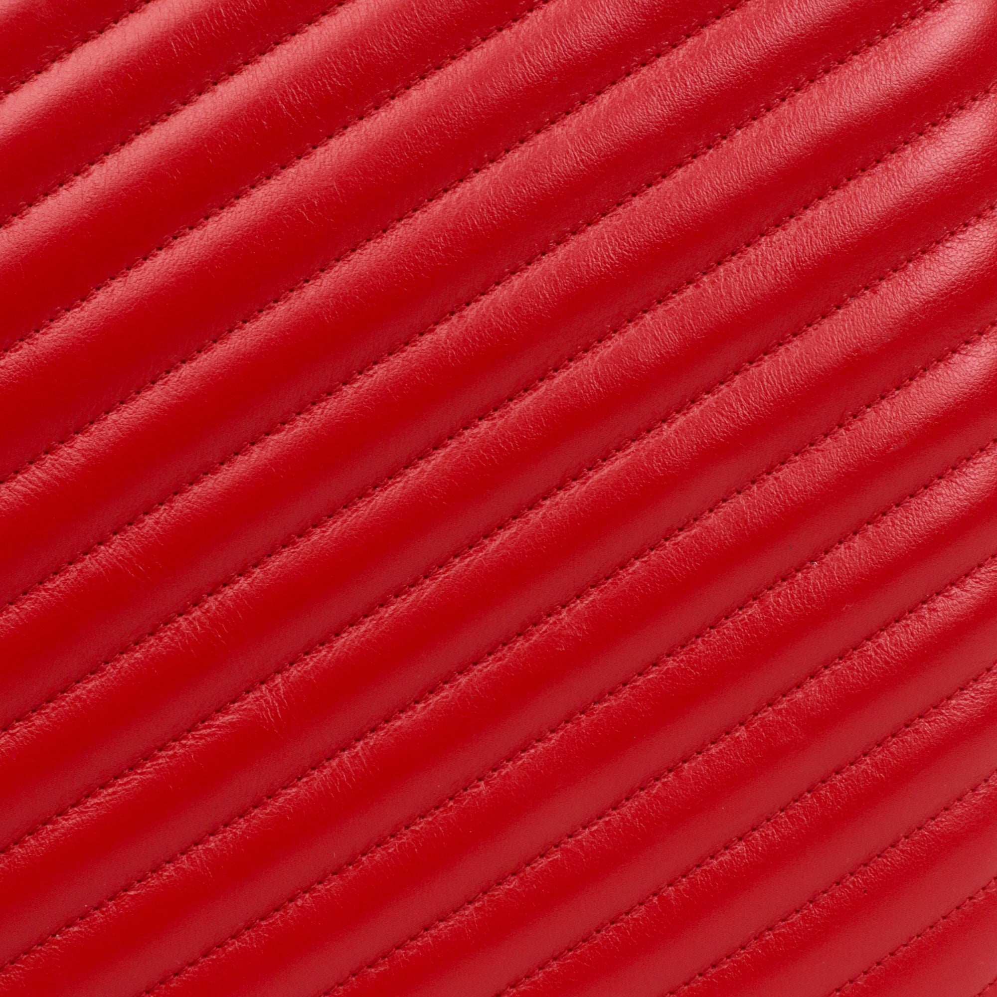 SAINT LAURENT - Pochette Cassandre Saint Laurent en cuir chevron rouge