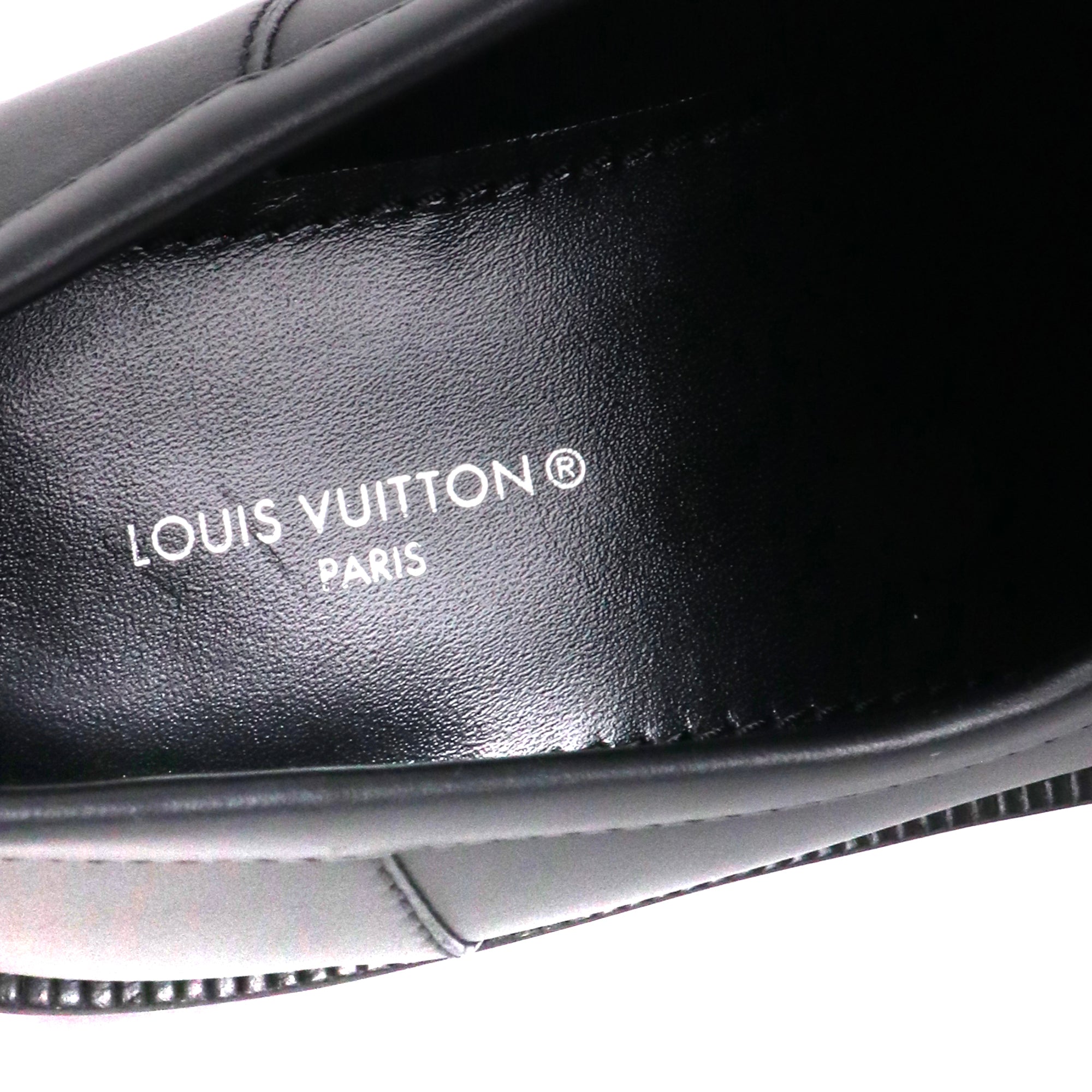 LOUIS VUITTON - Richelieu loafers in black patent leather (T36)