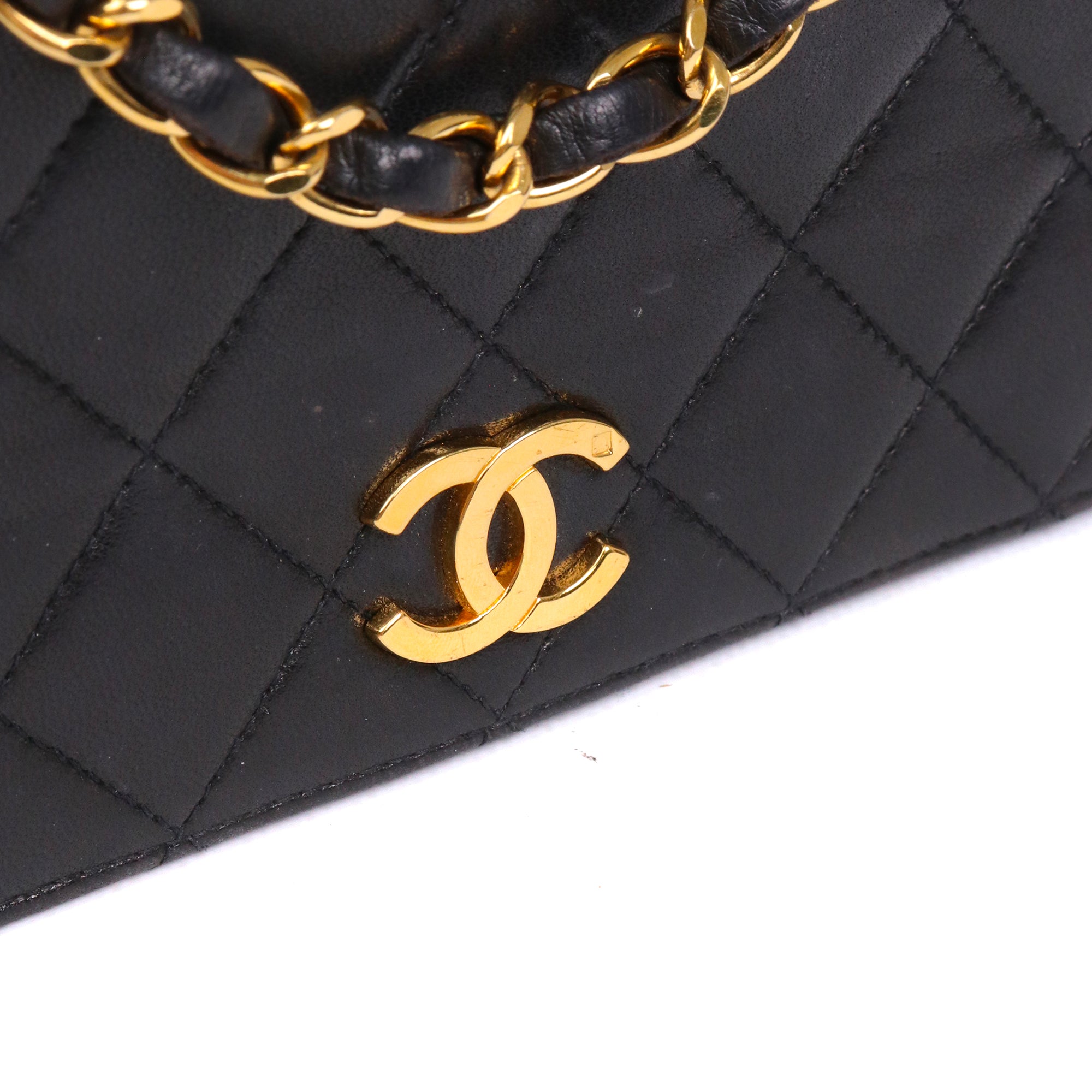CHANEL - Sac à bandoulière Wallet On Chain Chanel en cuir lisse noir vintage