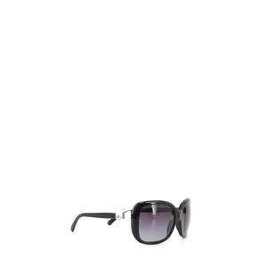 CHANEL - Lunettes de soleil Chanel en plastique noir