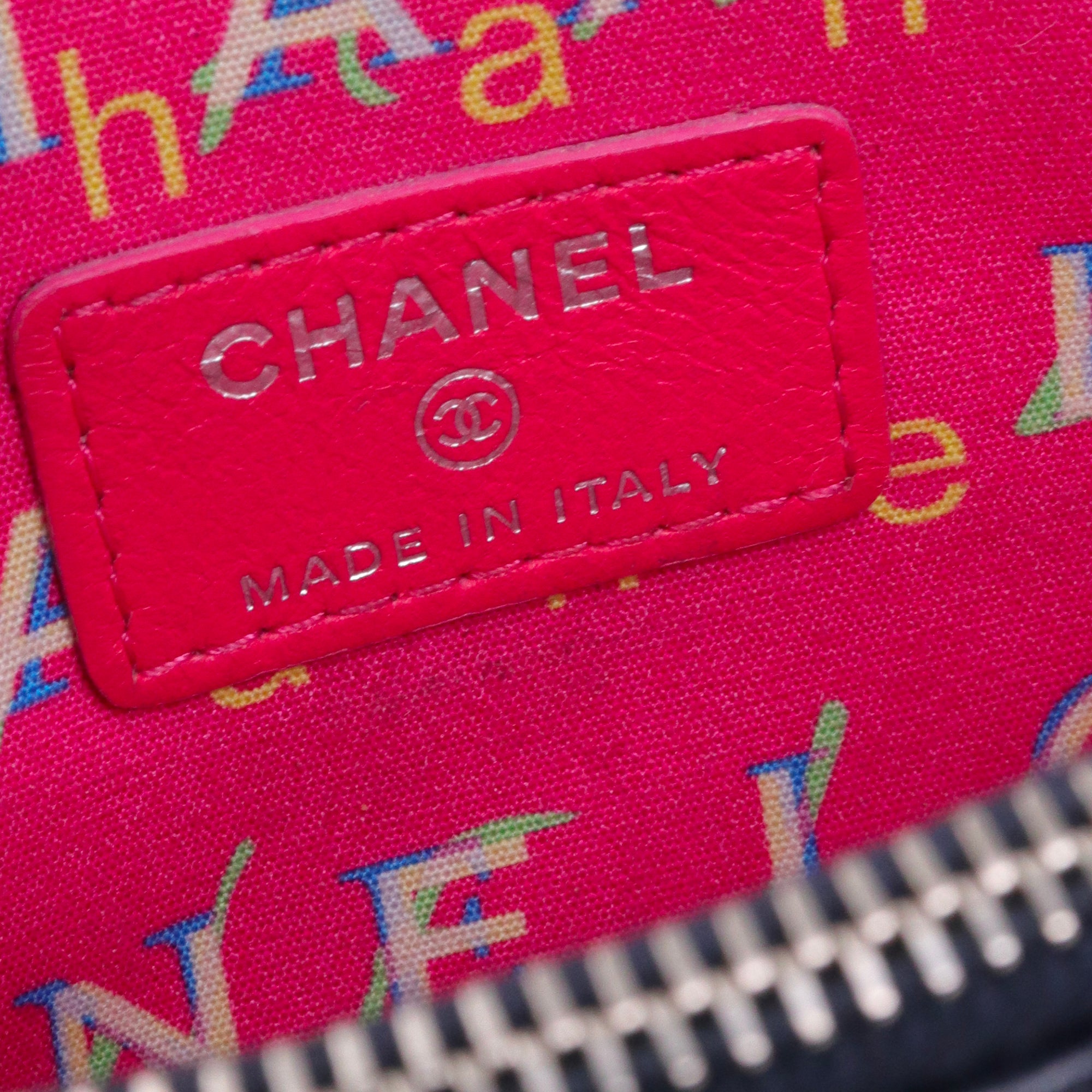 CHANEL - Sac Wallet On Chain Timeless Chanel en cuir bleu marine