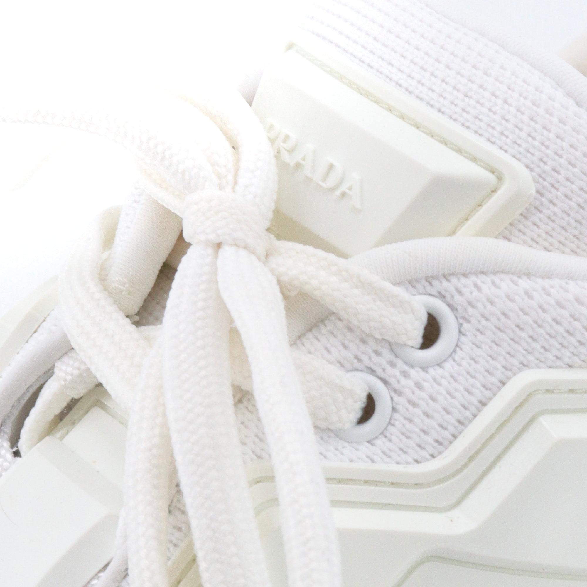 PRADA - Sneakers Cloudbust Thunder Prada en toile blanche (T37)