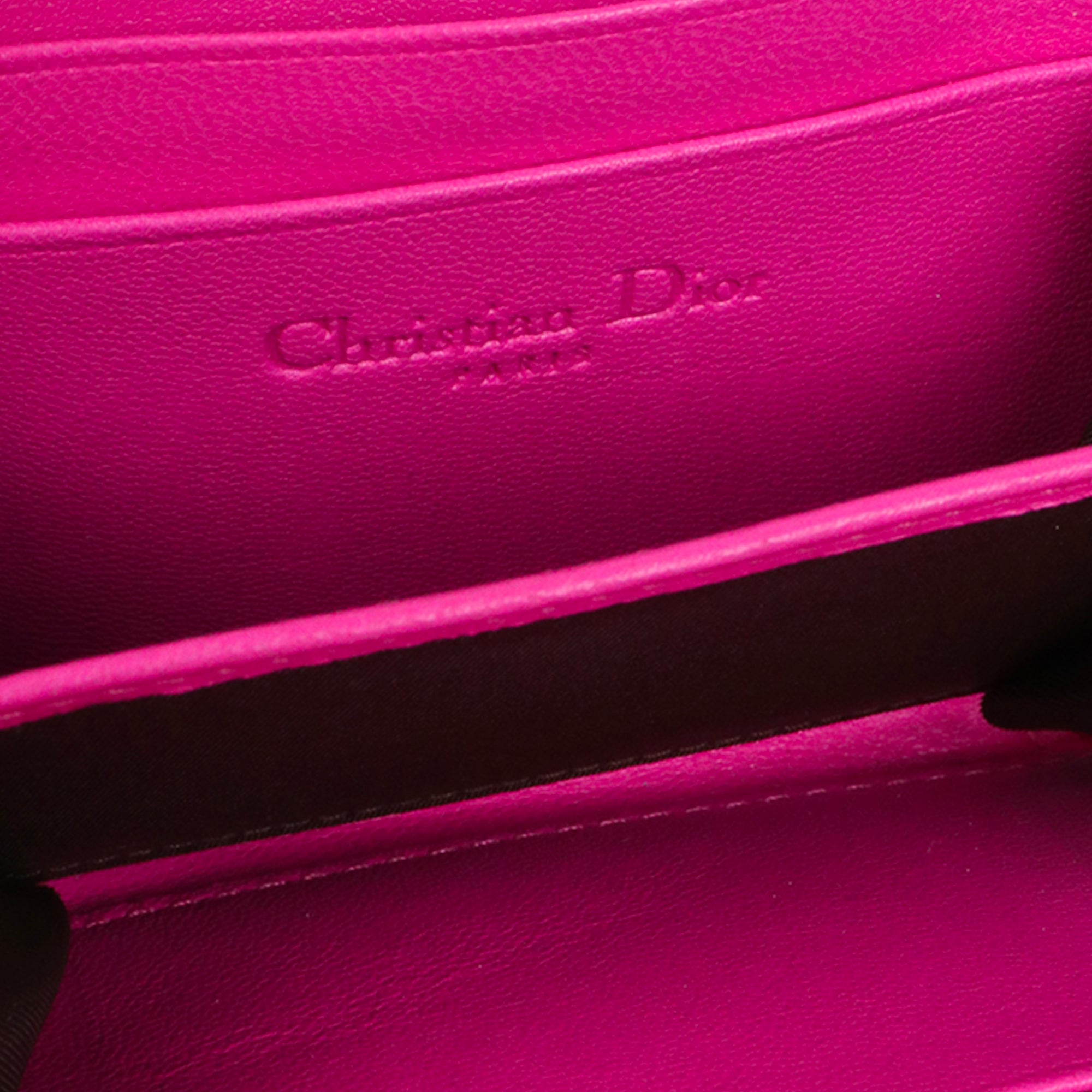 DIOR - Porte-monnaie Voyageur Lady Dior en cuir cannage rose