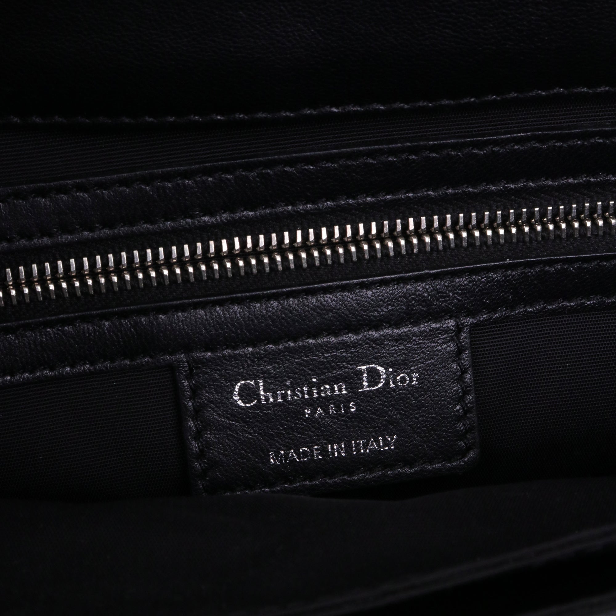 DIOR - Roller shoulder bag in navy blue grained leather