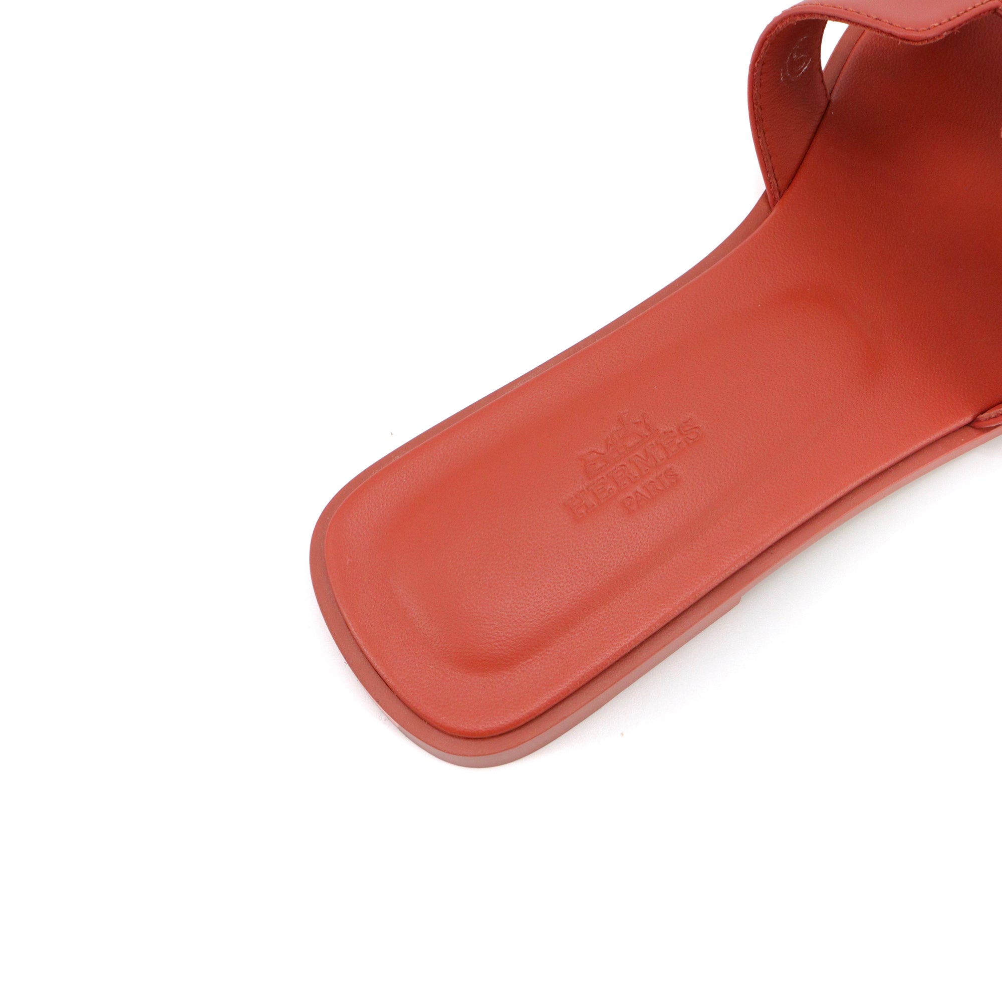 HERMÈS - Sandales Oran Hermès en cuir Rouge de Turin (T38)