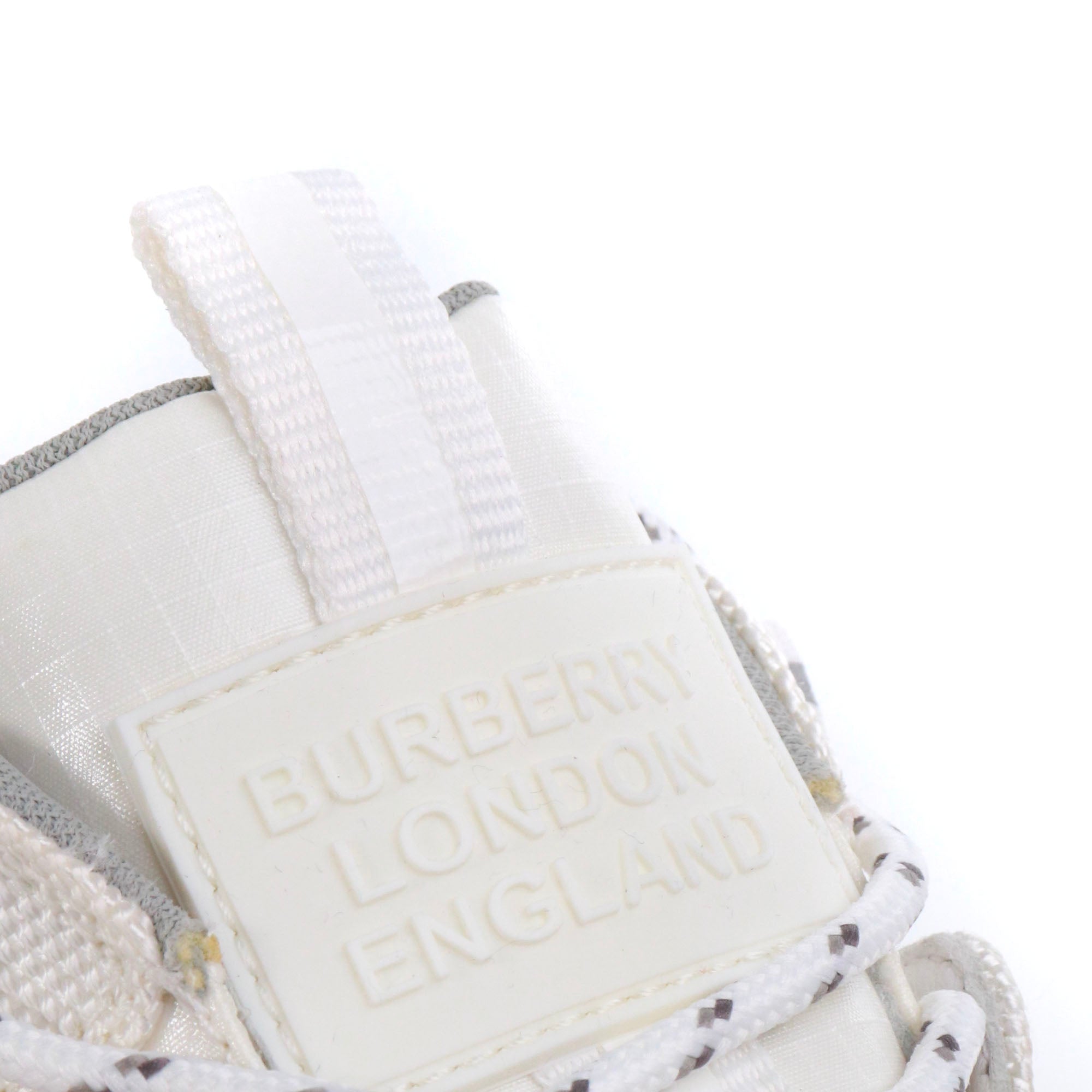 BURBERRY - Sneakers Arthur Burberry en toile blanche et plastique rouge (T37)