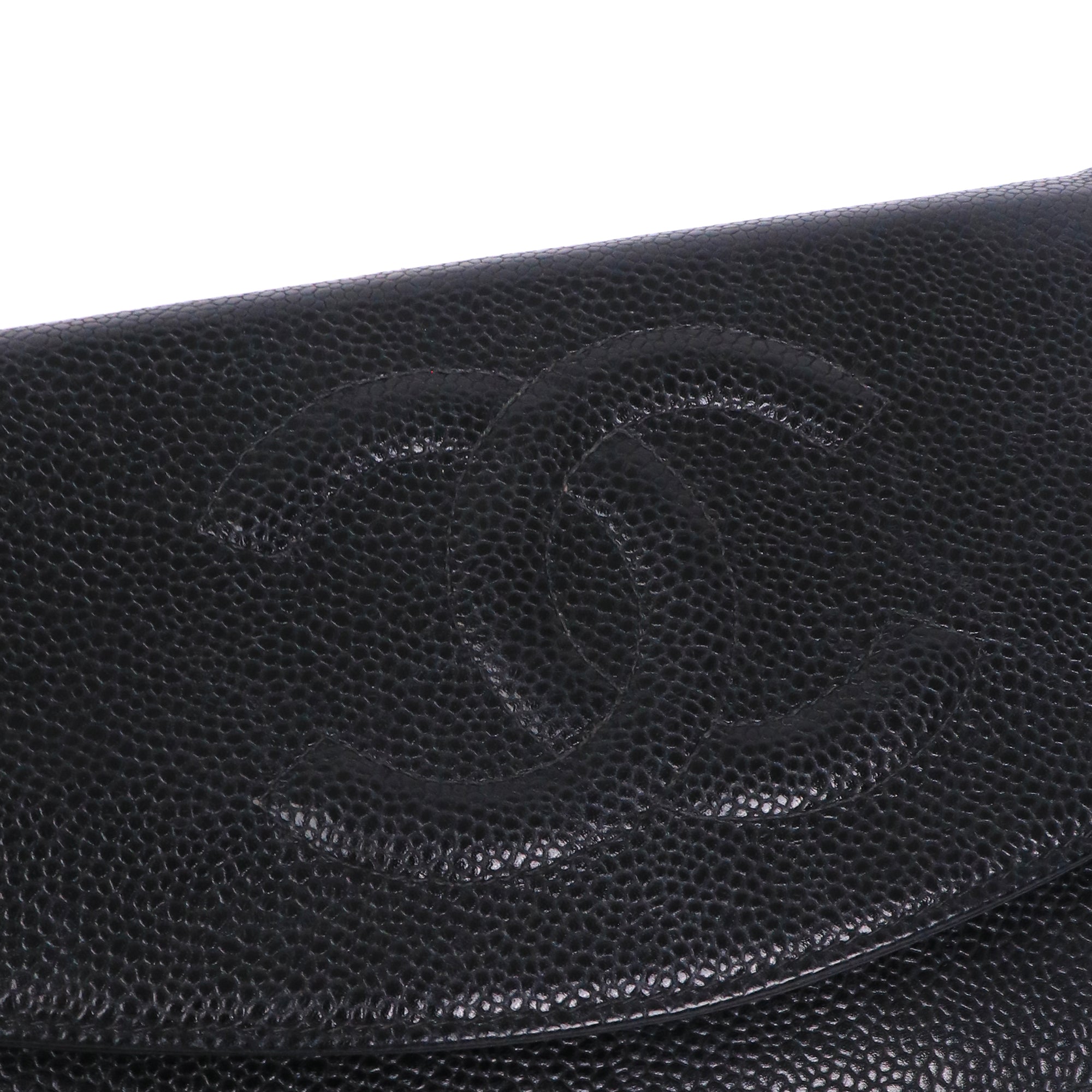 CHANEL - Sac Wallet On Chain Chanel en cuir caviar noir vintage