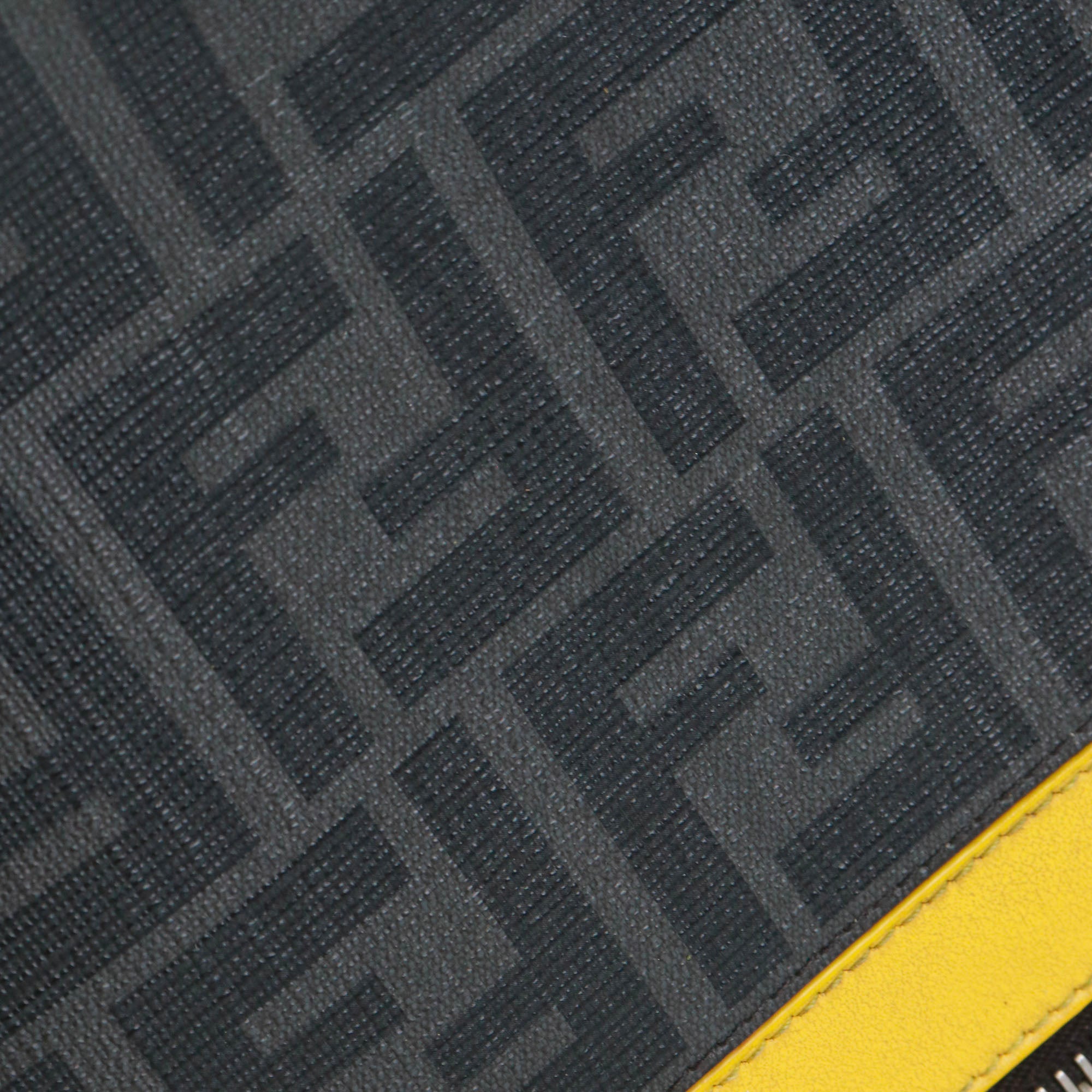 FENDI - Pochette Diagonal Fendi en toile enduite et cuir noir