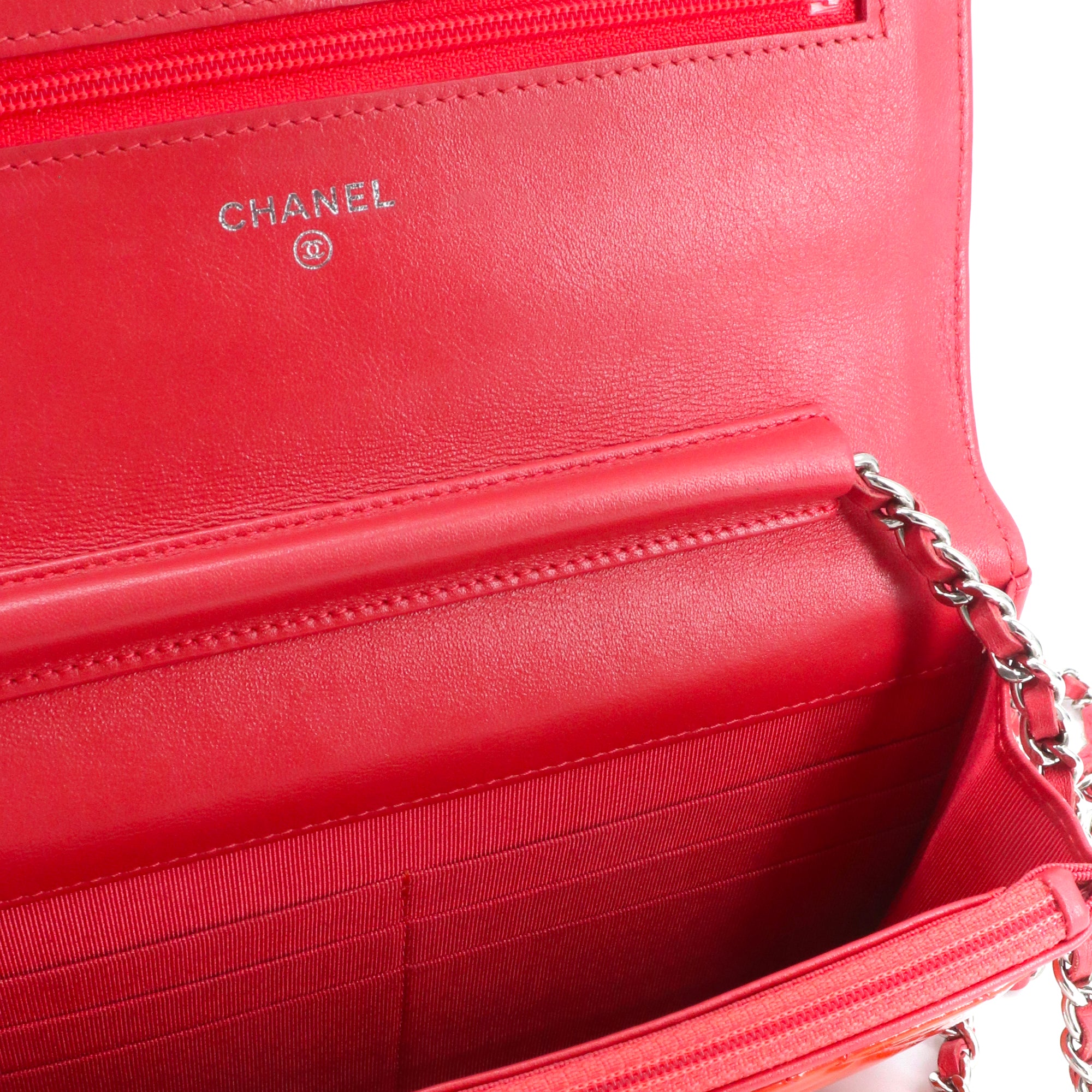 CHANEL - Sac Wallet On Chain Timeless Chanel en cuir verni orange