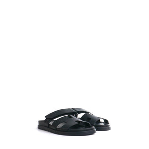 HERMÈS - Sandales Chypre Hermès en cuir lisse noir (T36)