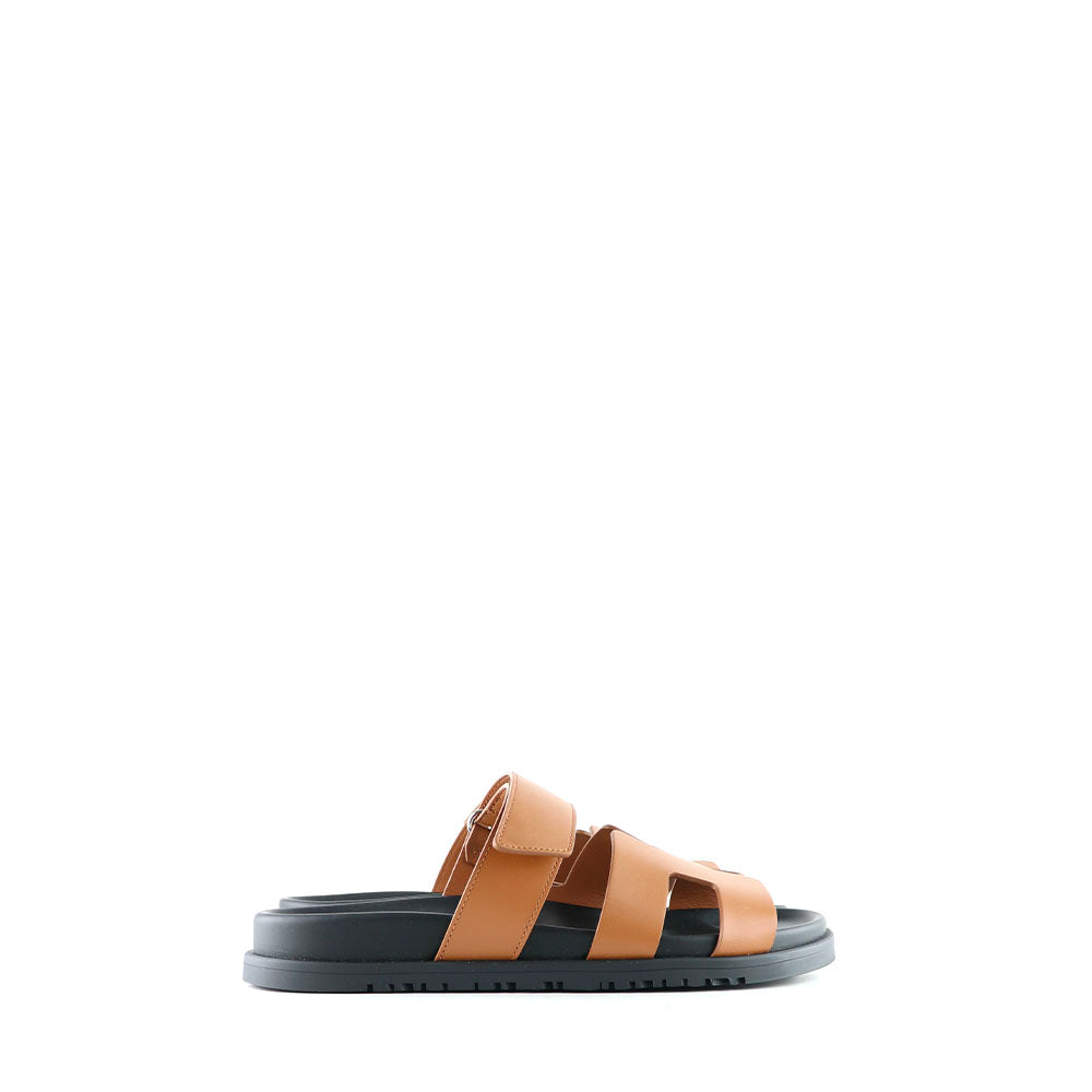 HERMÈS - Sandales Chypre en cuir lisse gold (T38)