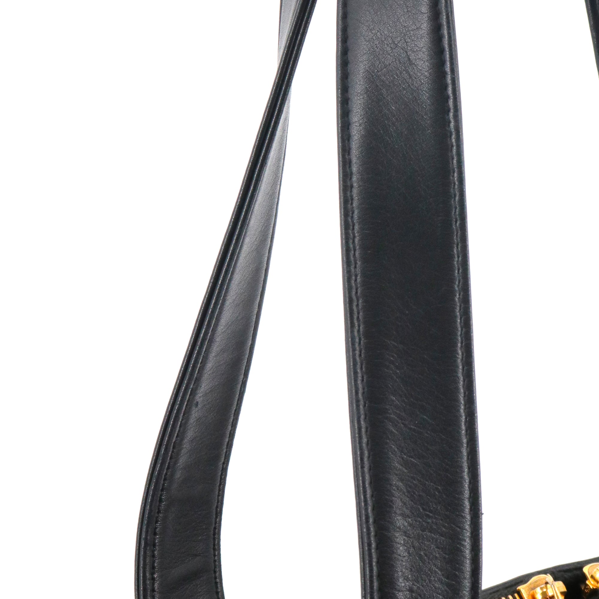 CHANEL - Sac à main Shopping Chanel en cuir lisse noir vintage