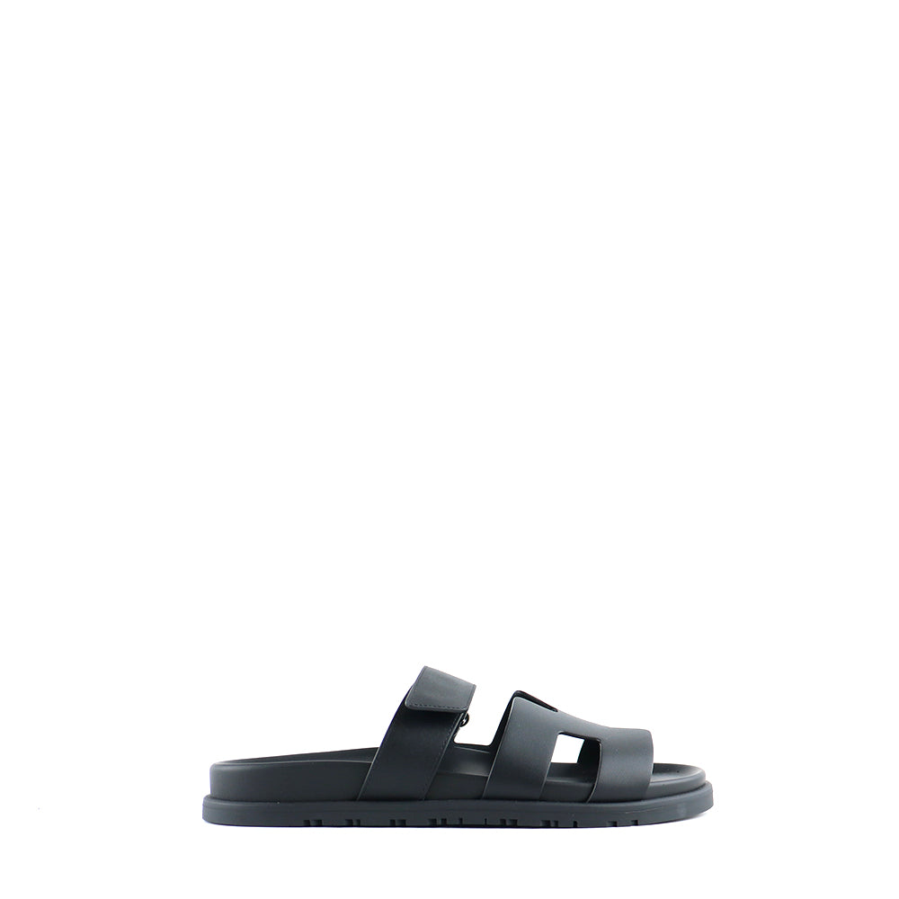 HERMÈS - Sandales Chypre en cuir lisse noir (T39)