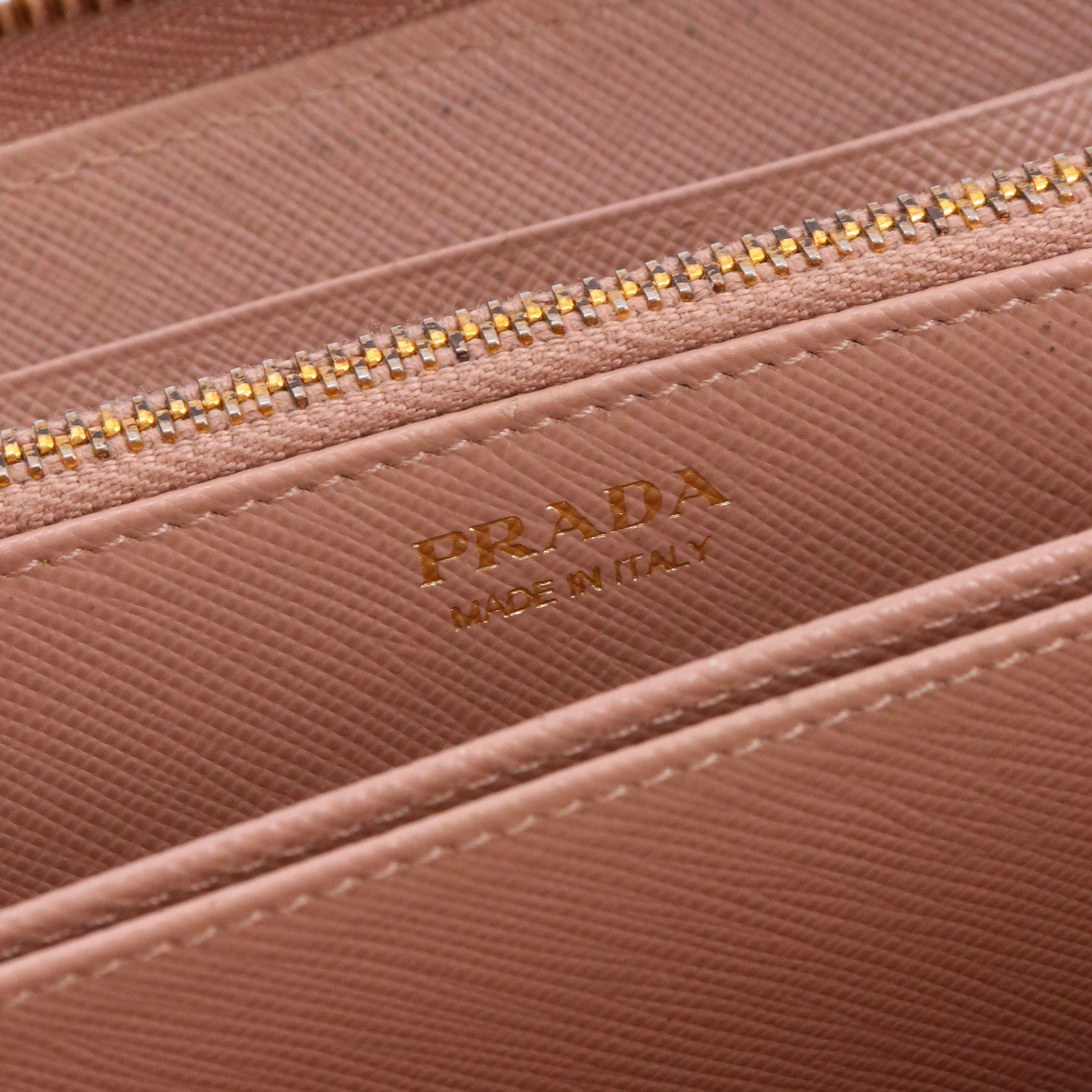 PRADA - Leather wallet 