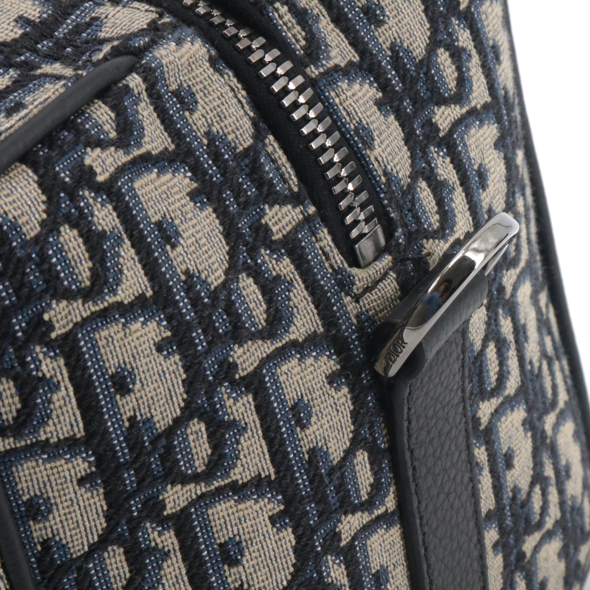 DIOR - Roller shoulder bag in navy blue grained leather