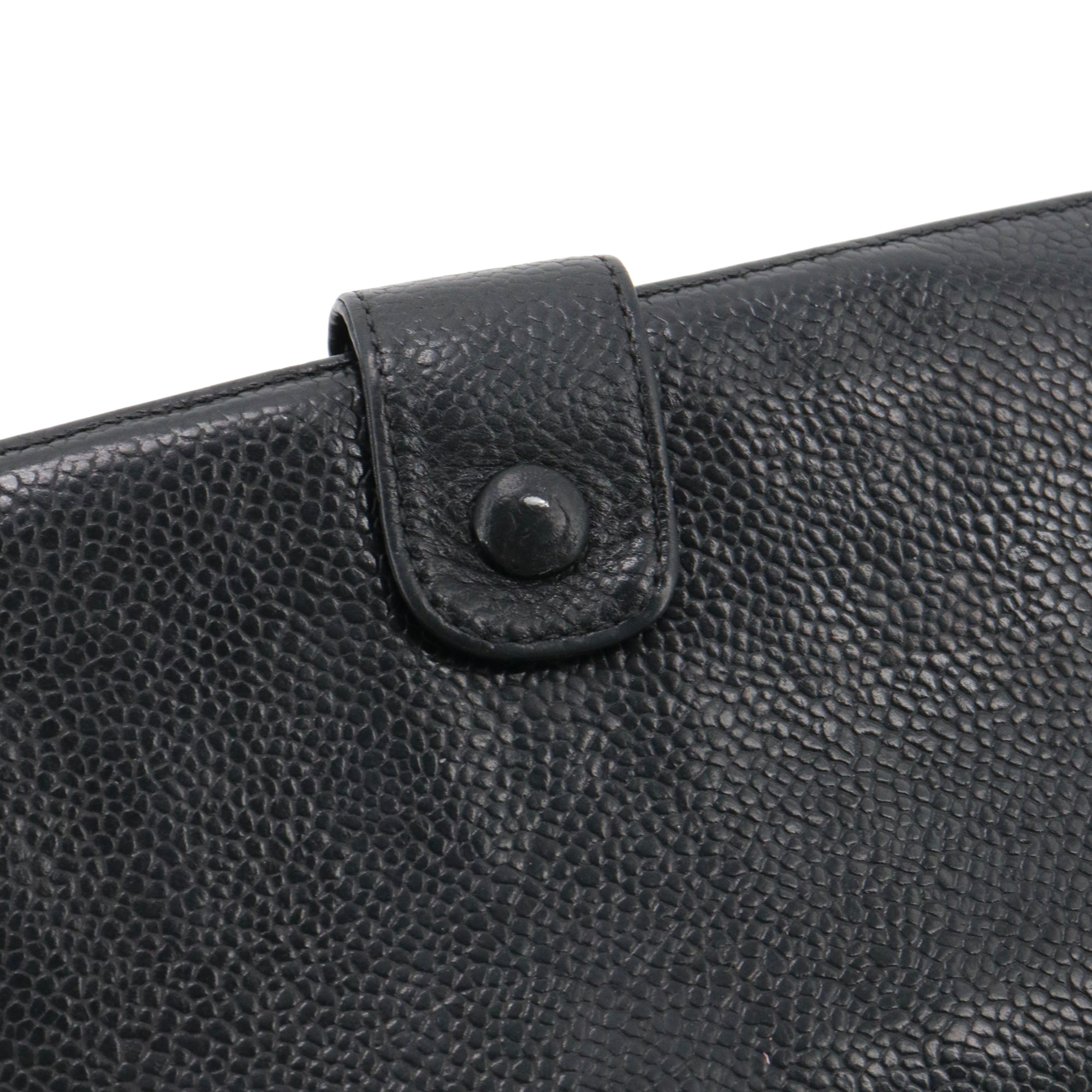 CHANEL - Black quilted leather wallet