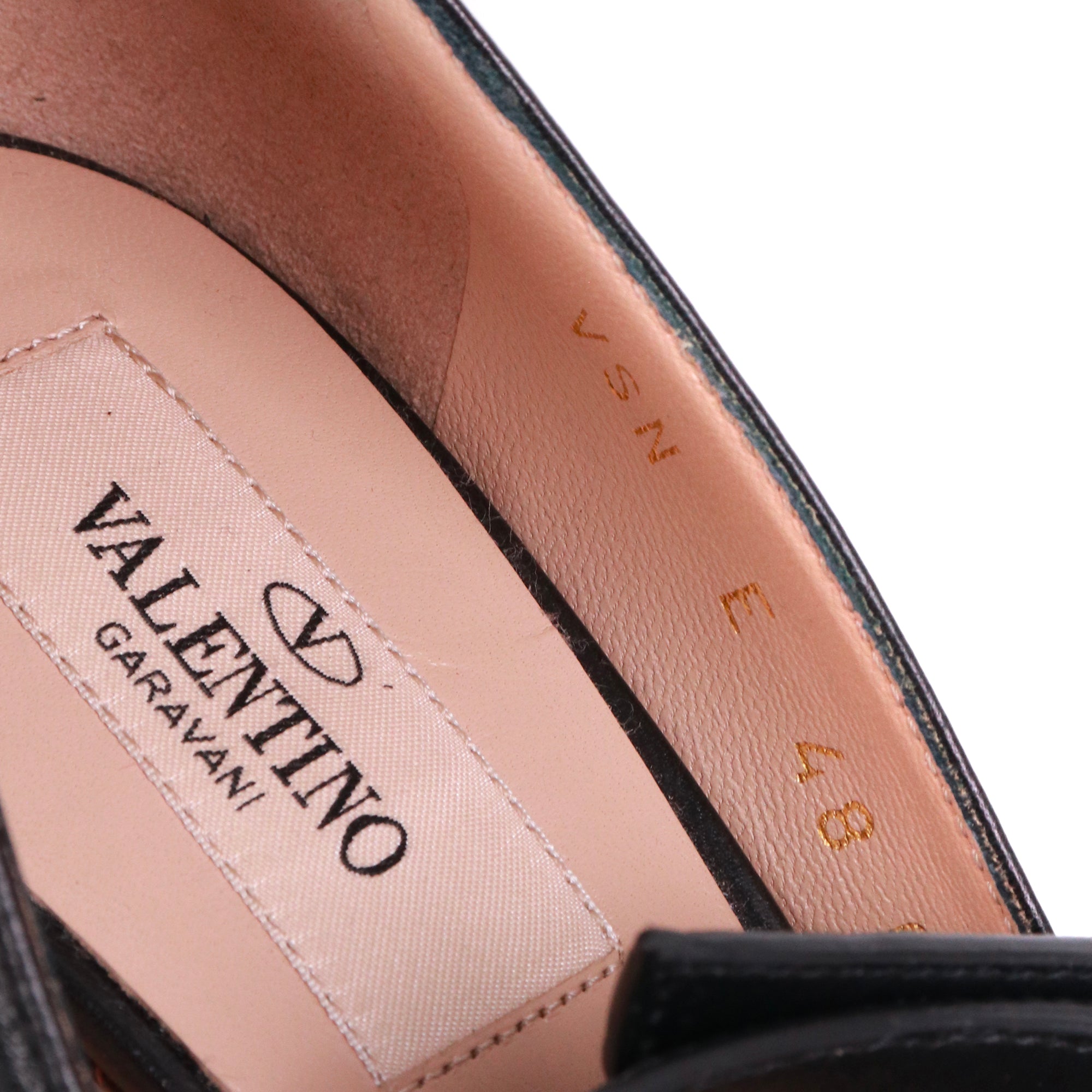 VALENTINO - Escarpins Rockstud Valentino en cuir noir (T36)