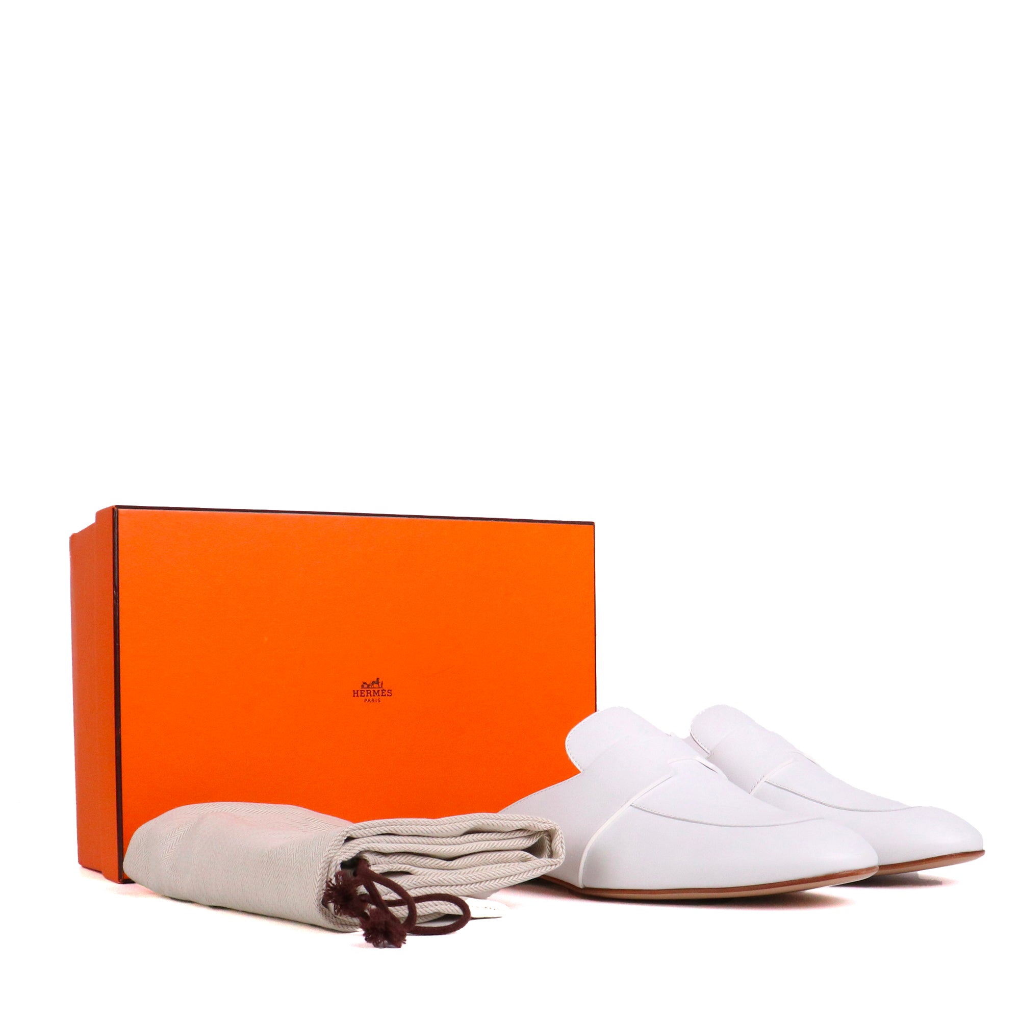 HERMÈS - Chypre sandals in black smooth leather (T36)