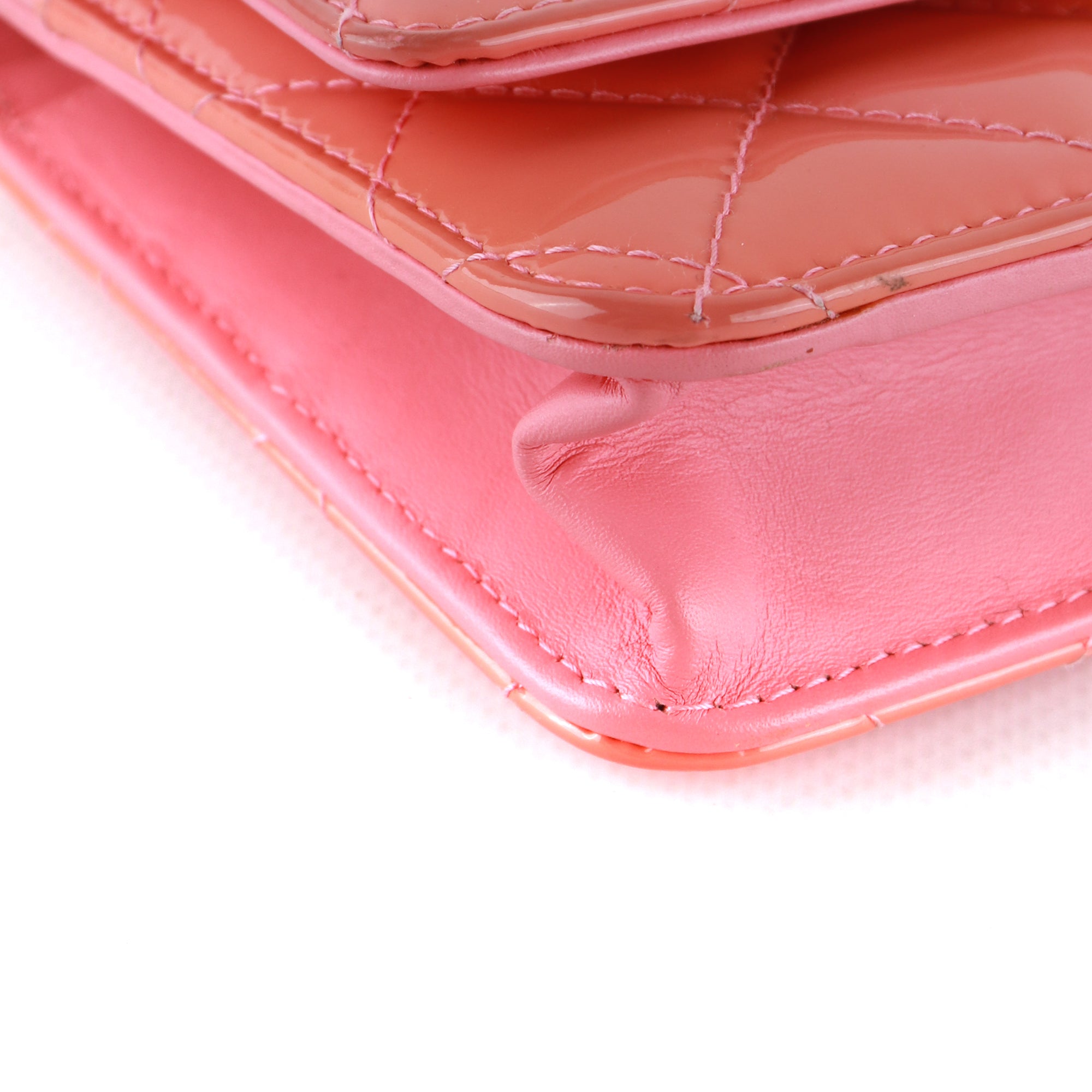 CHANEL - Sac Wallet On Chain Timeless en cuir verni rose