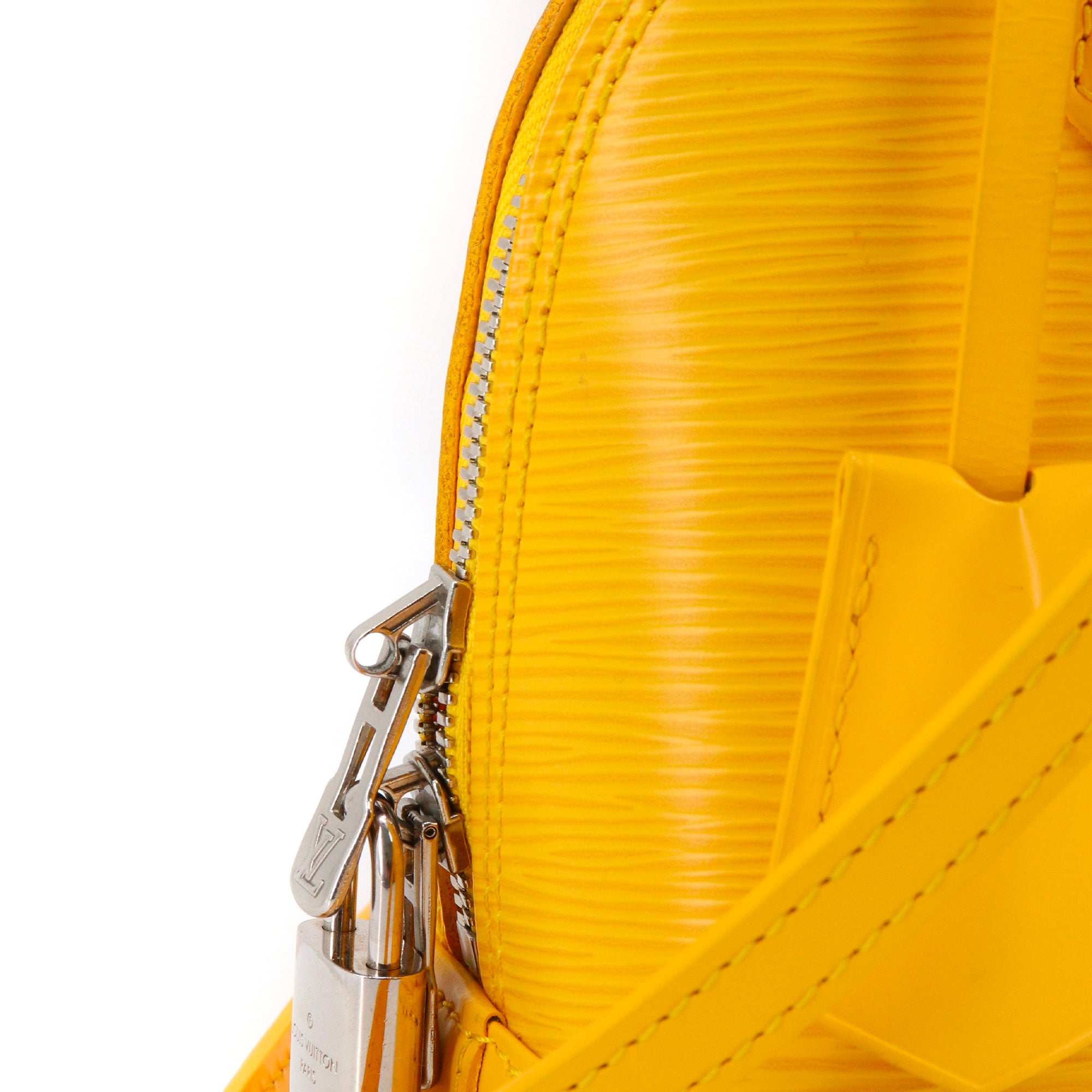 LOUIS VUITTON - Sac à bandoulière Alma BB Louis Vuitton en cuir épi jaune