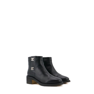 CHANEL - Bottines CC Chanel en cuir noir (T37)