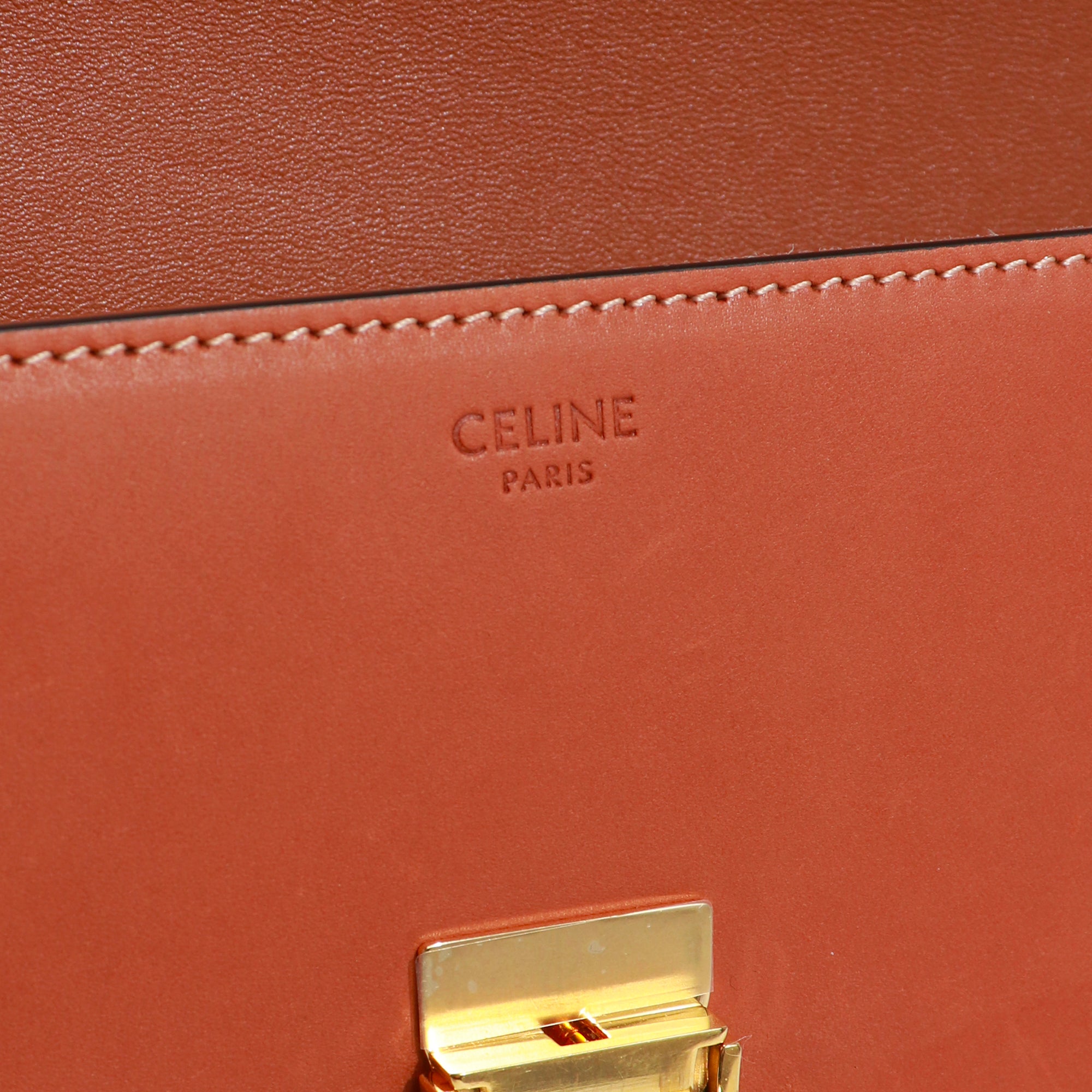 CELINE - Sac à épaule Triomphe Shoulder en cuir de veau naturel