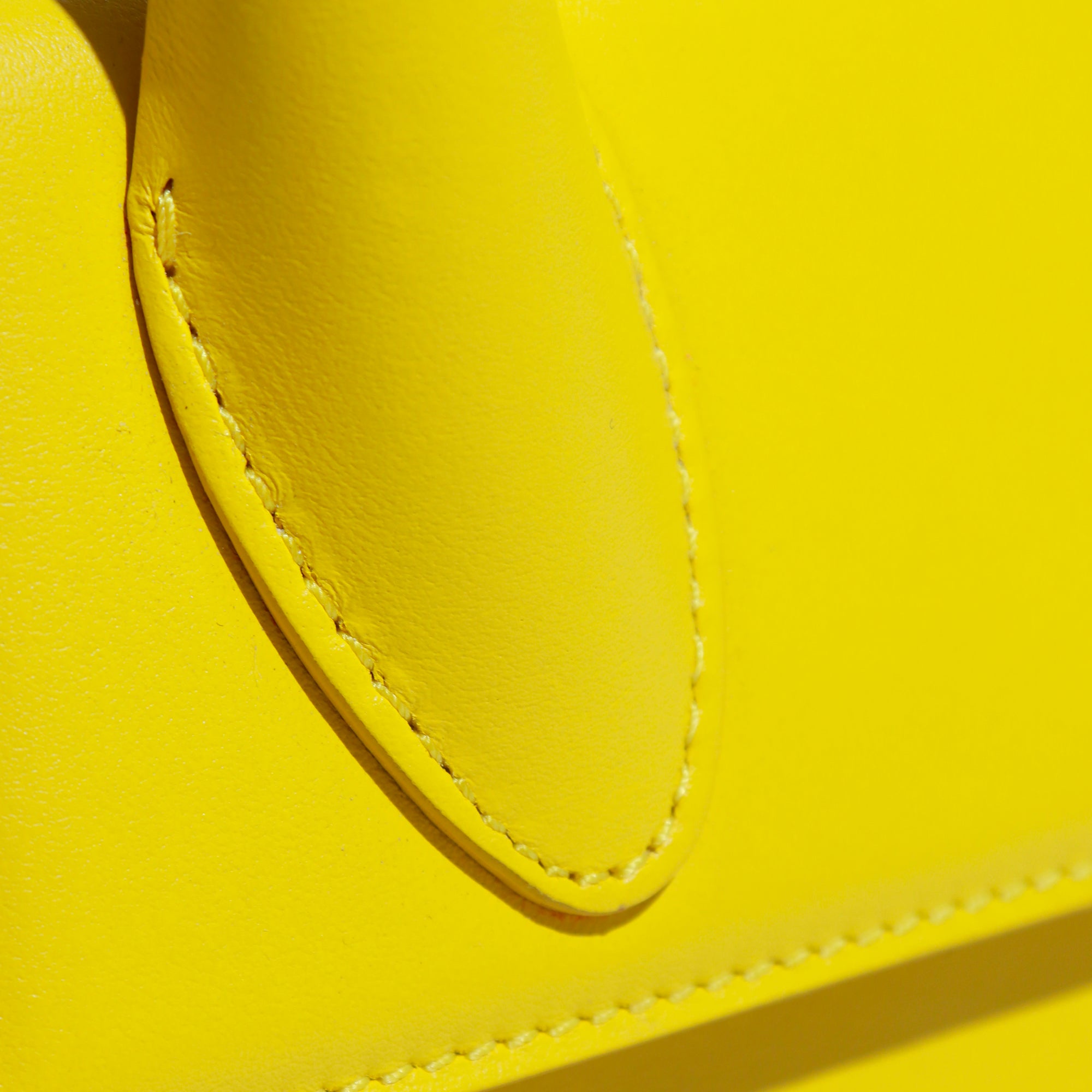JACQUEMUS - Medium Chiquito shoulder bag in yellow leather