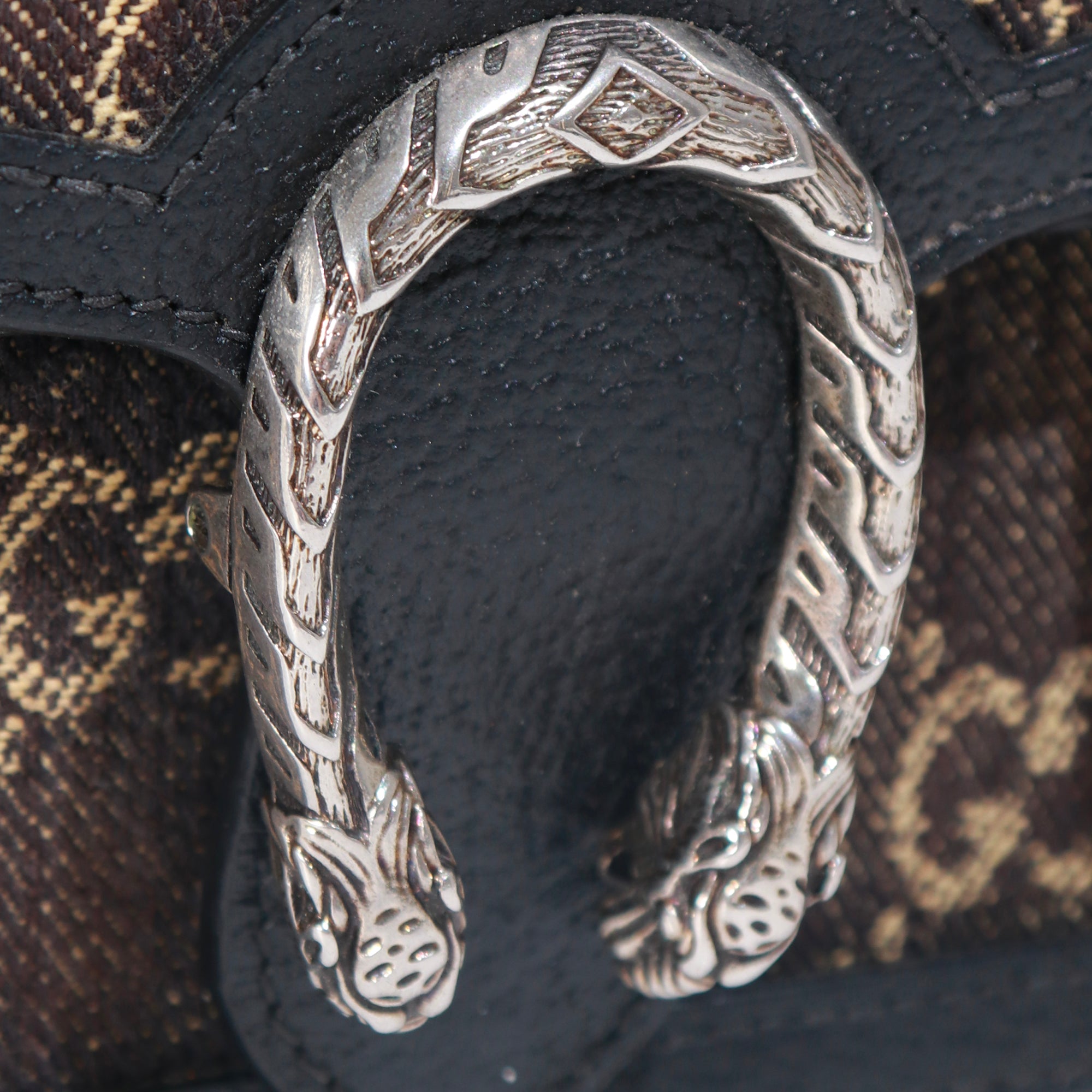 GUCCI - Sac à bandoulière Dionysus super mini en cuir noir et denim