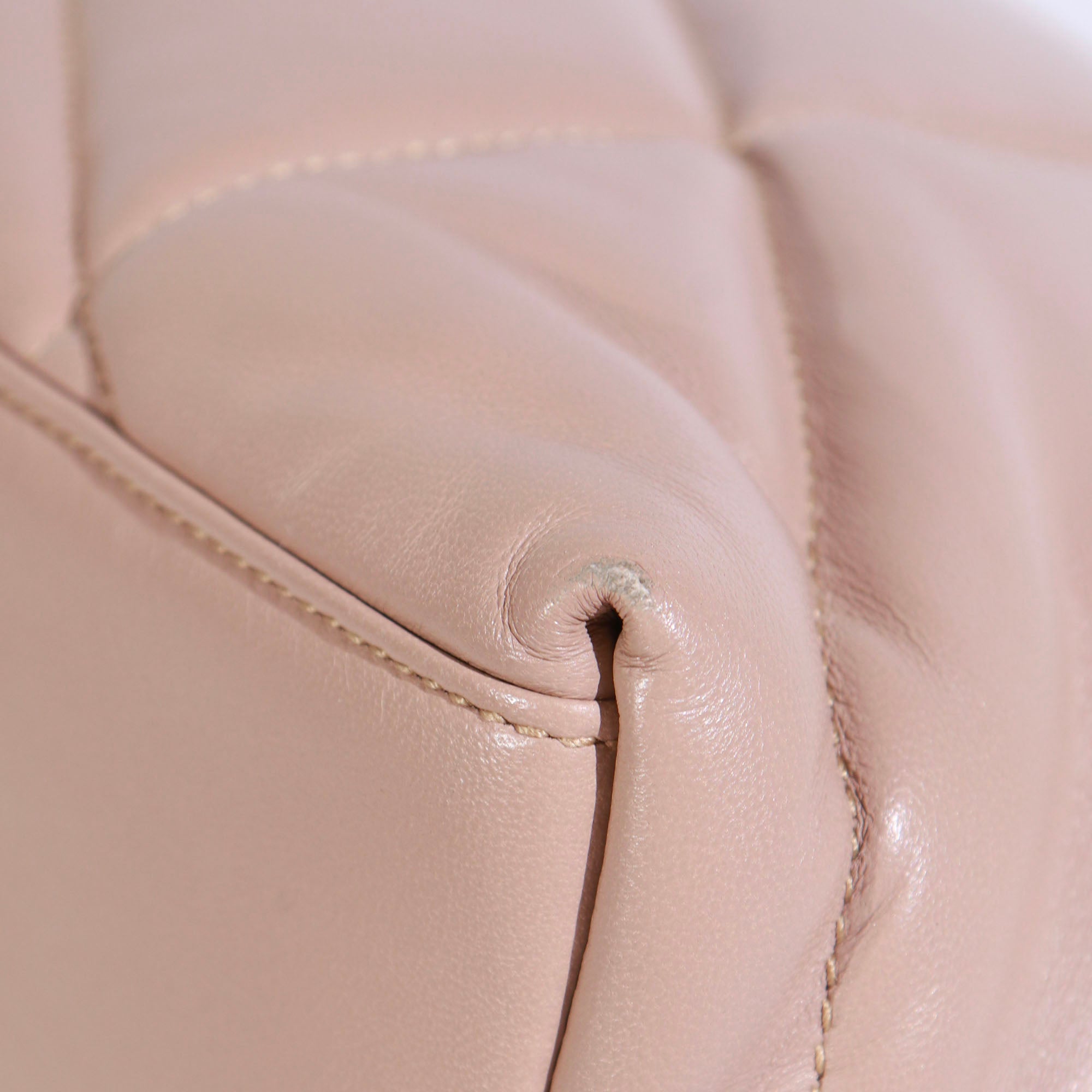 SAINT LAURENT - Sac à bandoulière Loulou Puffer small en cuir beige