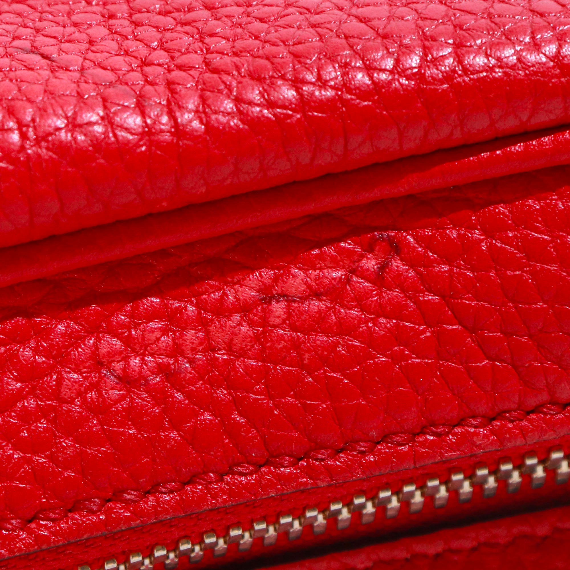 GUCCI - Gucci Soho Camera shoulder bag in red grained leather