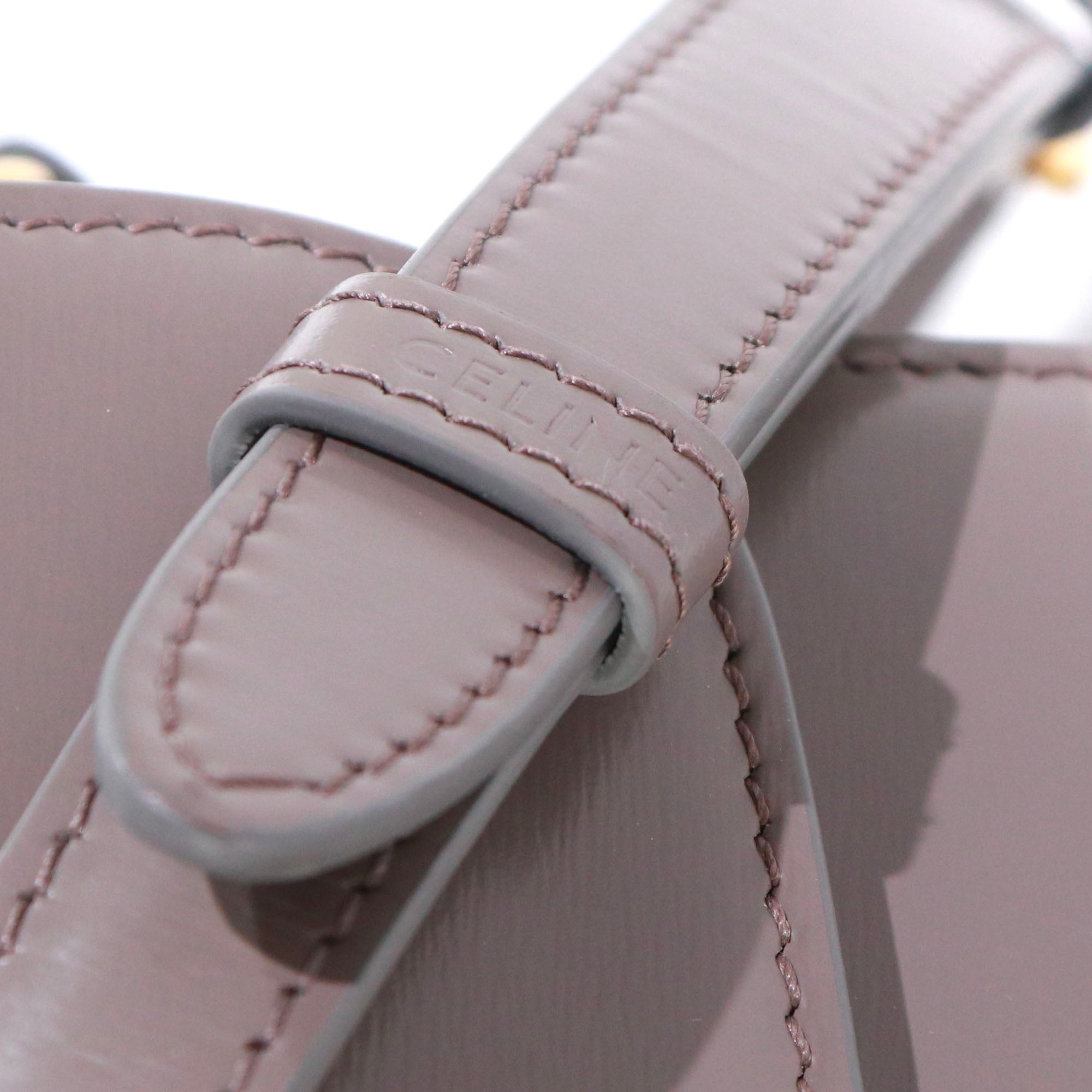 CELINE - Sac à bandoulière Triomphe teen Celine en cuir box gris galet