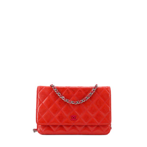 CHANEL - Sac à bandoulière Wallet On Chain Chanel en cuir verni rose