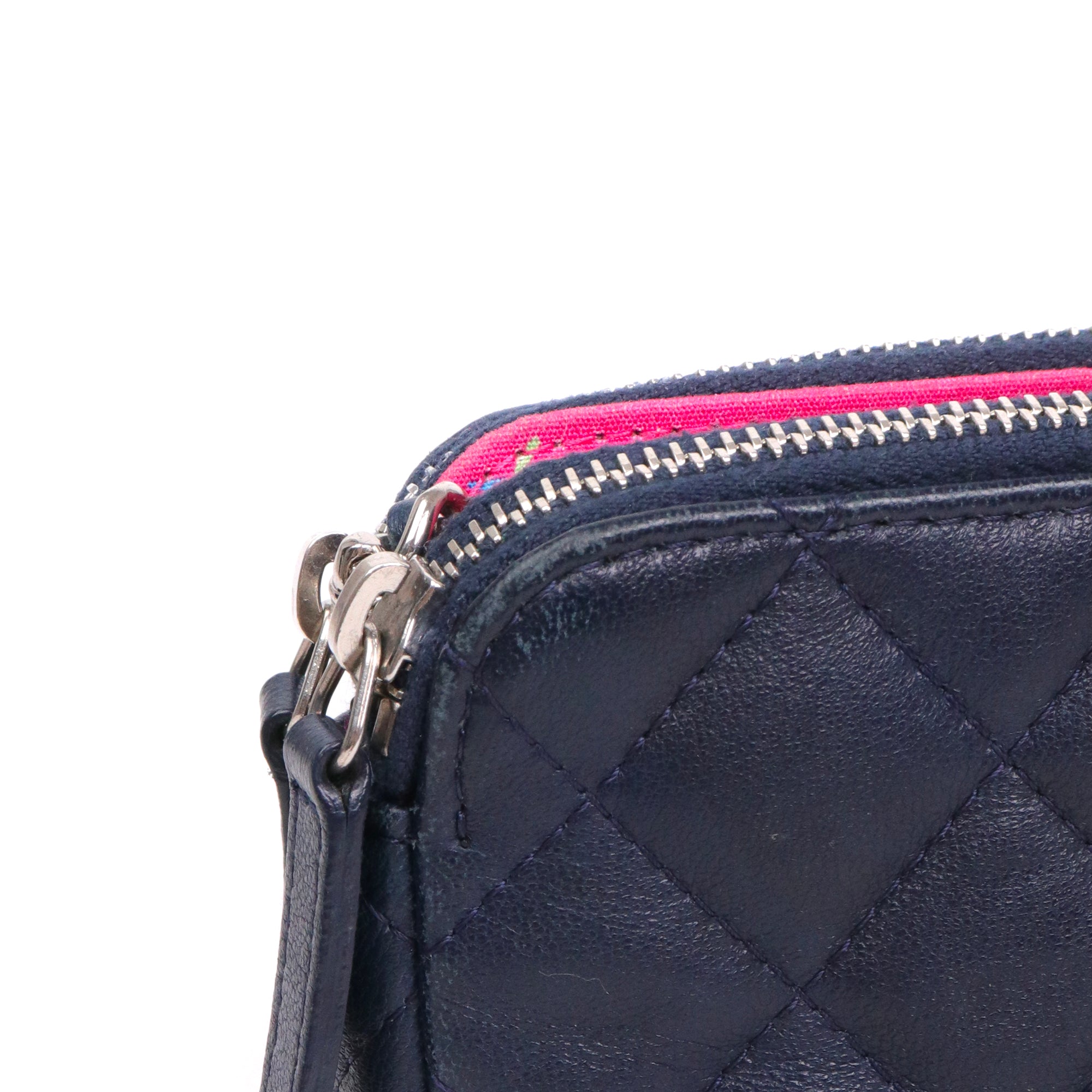 CHANEL - Sac Wallet On Chain Timeless Chanel en cuir bleu marine