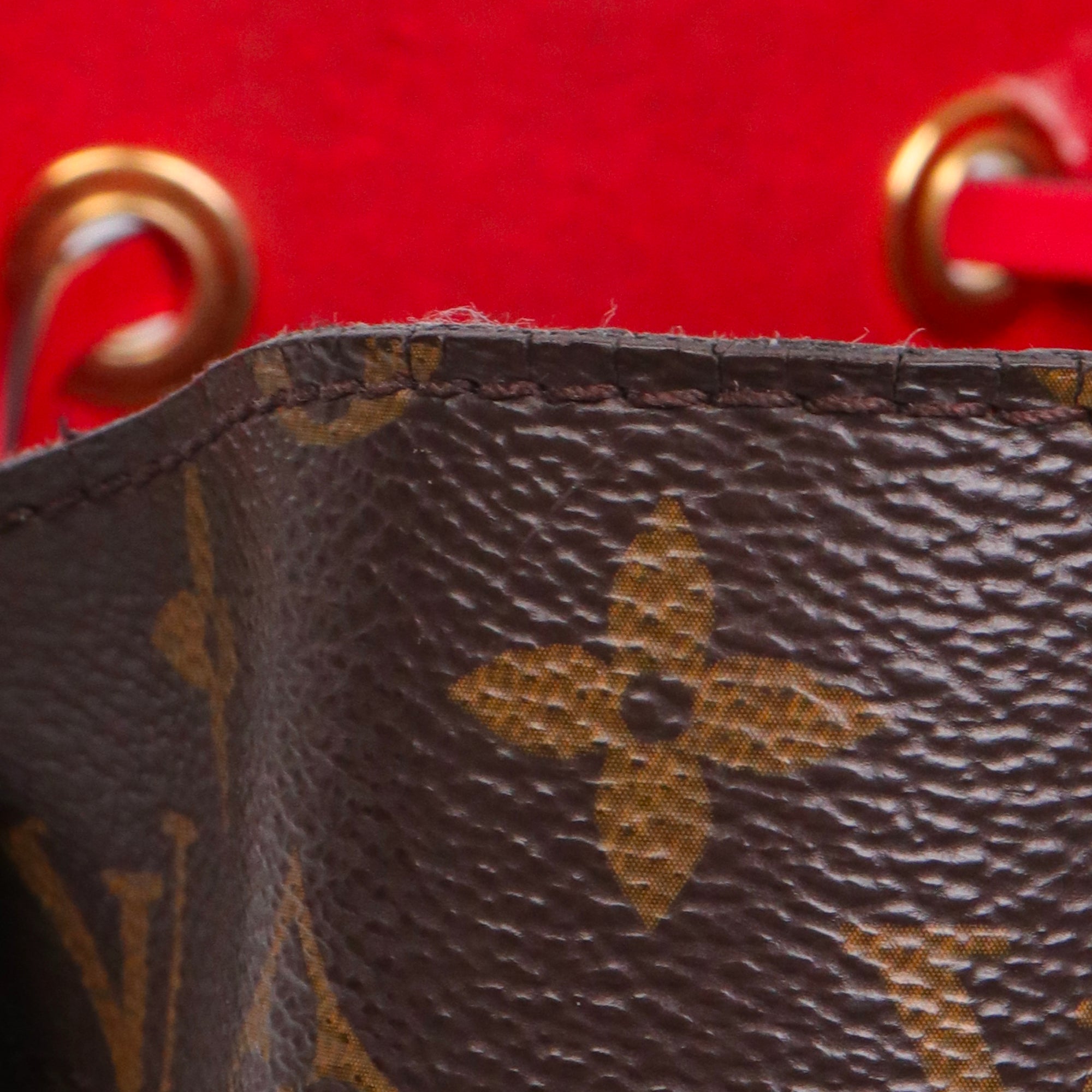 LOUIS VUITTON - Louis Vuitton NéoNoé MM shoulder bag in monogram canvas and poppy red leather