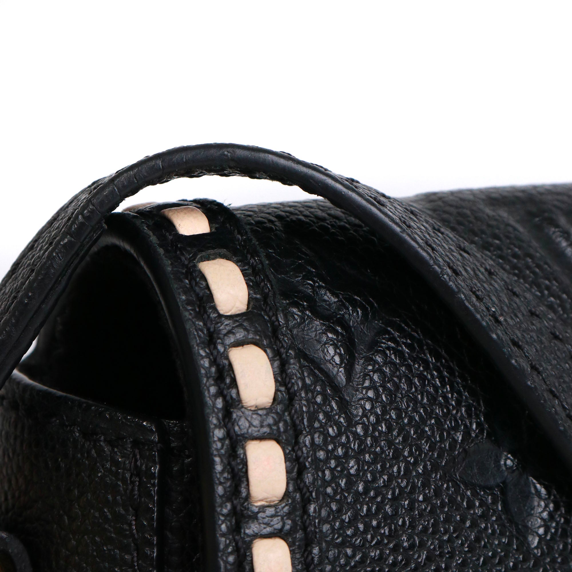 LOUIS VUITTON - Sac à bandoulière Junot Louis Vuitton en cuir grainé empreinte noir
