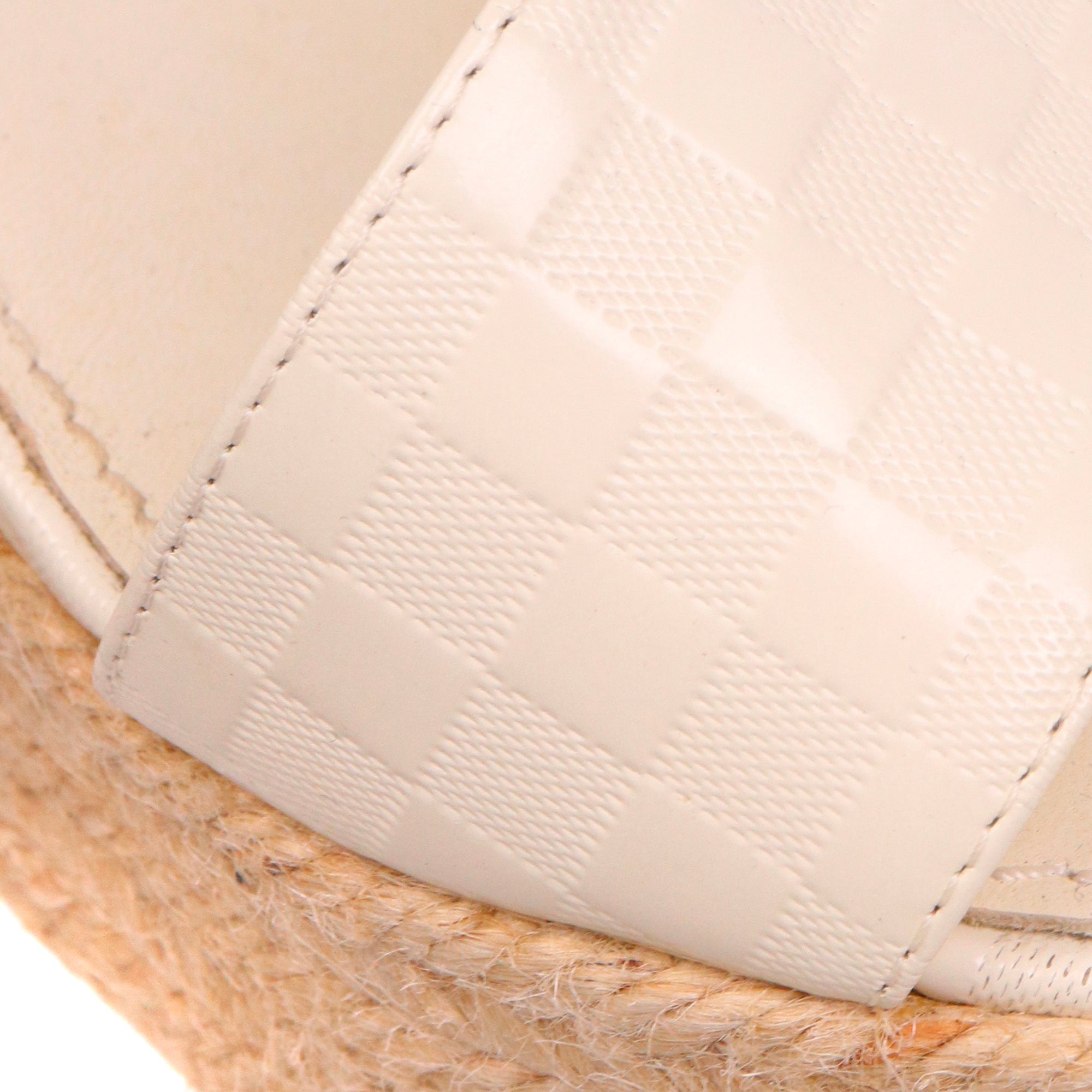 LOUIS VUITTON - Sandales compensées Louis Vuitton en cuir blanc crème (T37.5)