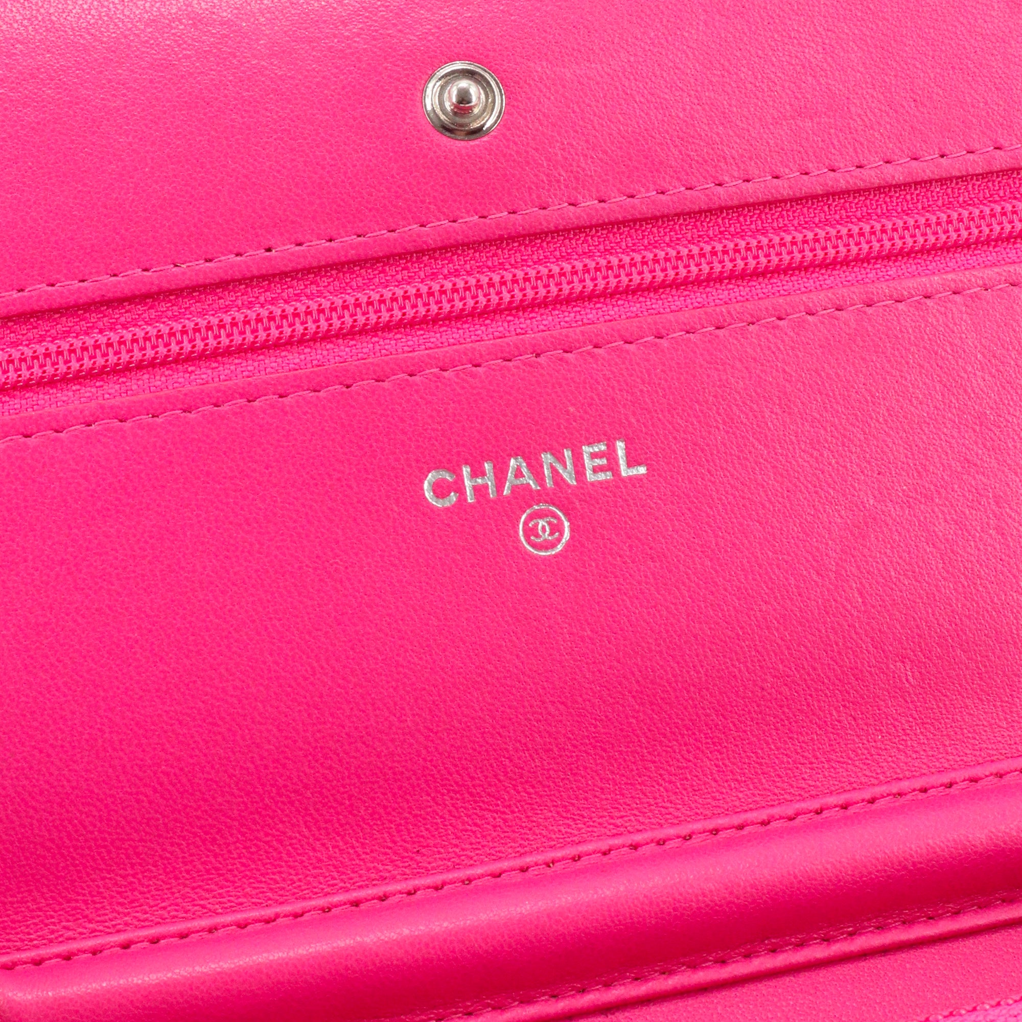 CHANEL - Sac Wallet On Chain Timeless Chanel en cuir lisse rose