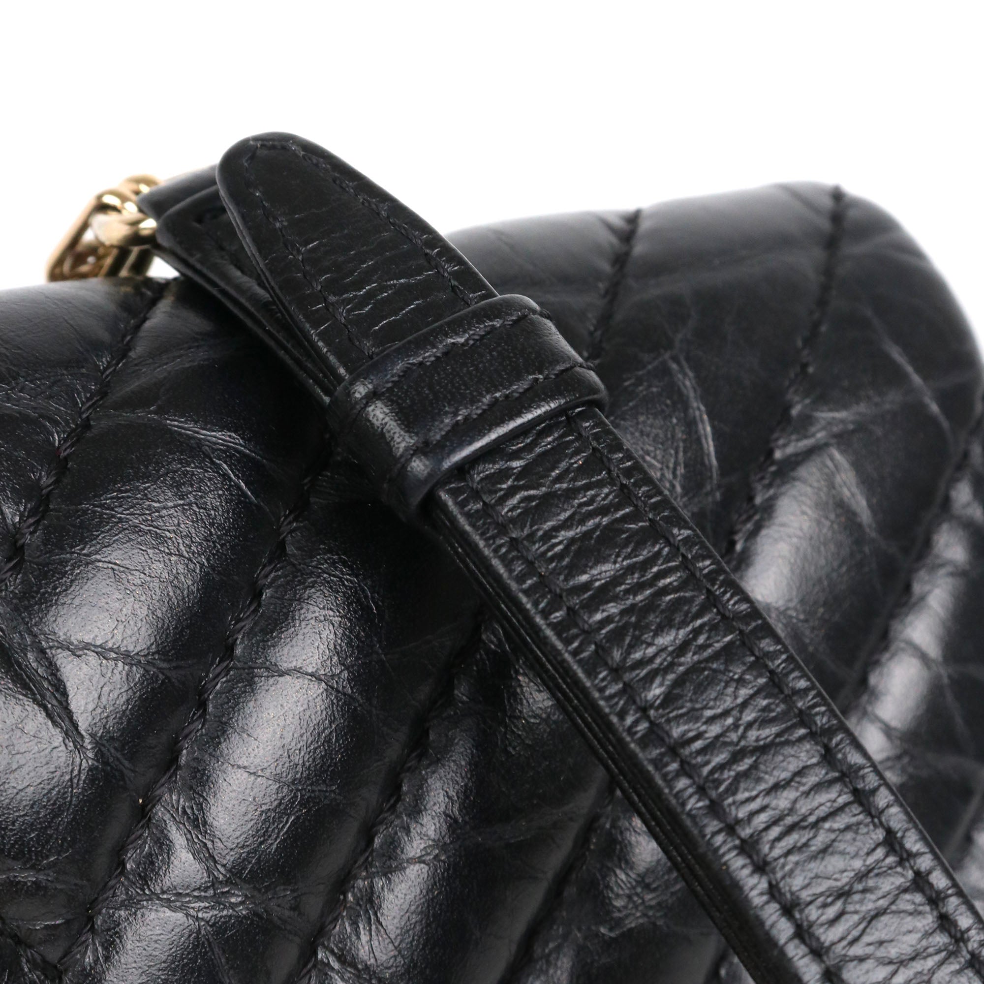 CHANEL - Sac ceinture 2.55 Chanel en cuir noir