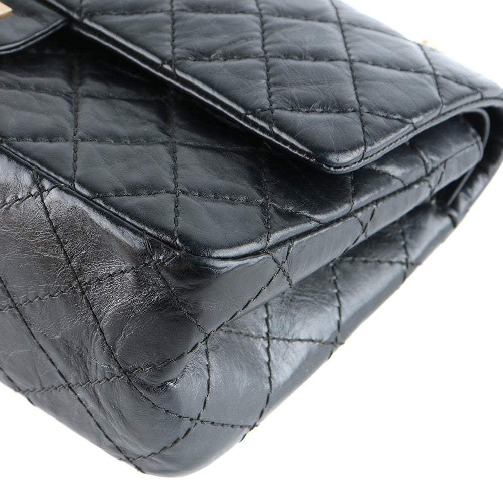 CHANEL - Sac à main 2.55 en cuir matelassé noir