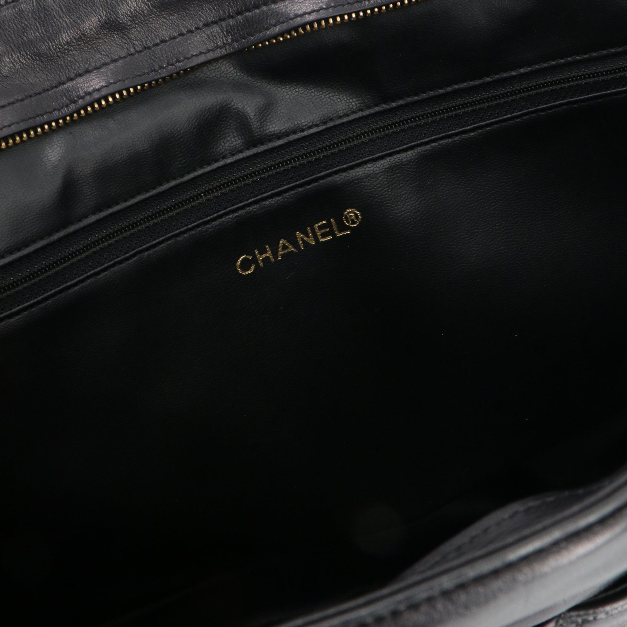CHANEL - Vintage Chanel Caméra shoulder bag in cream white leather