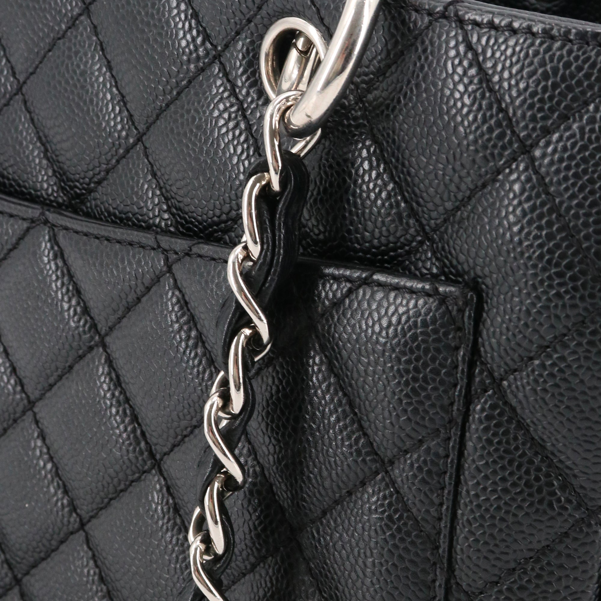 CHANEL - Deauville tote bag in navy blue canvas
