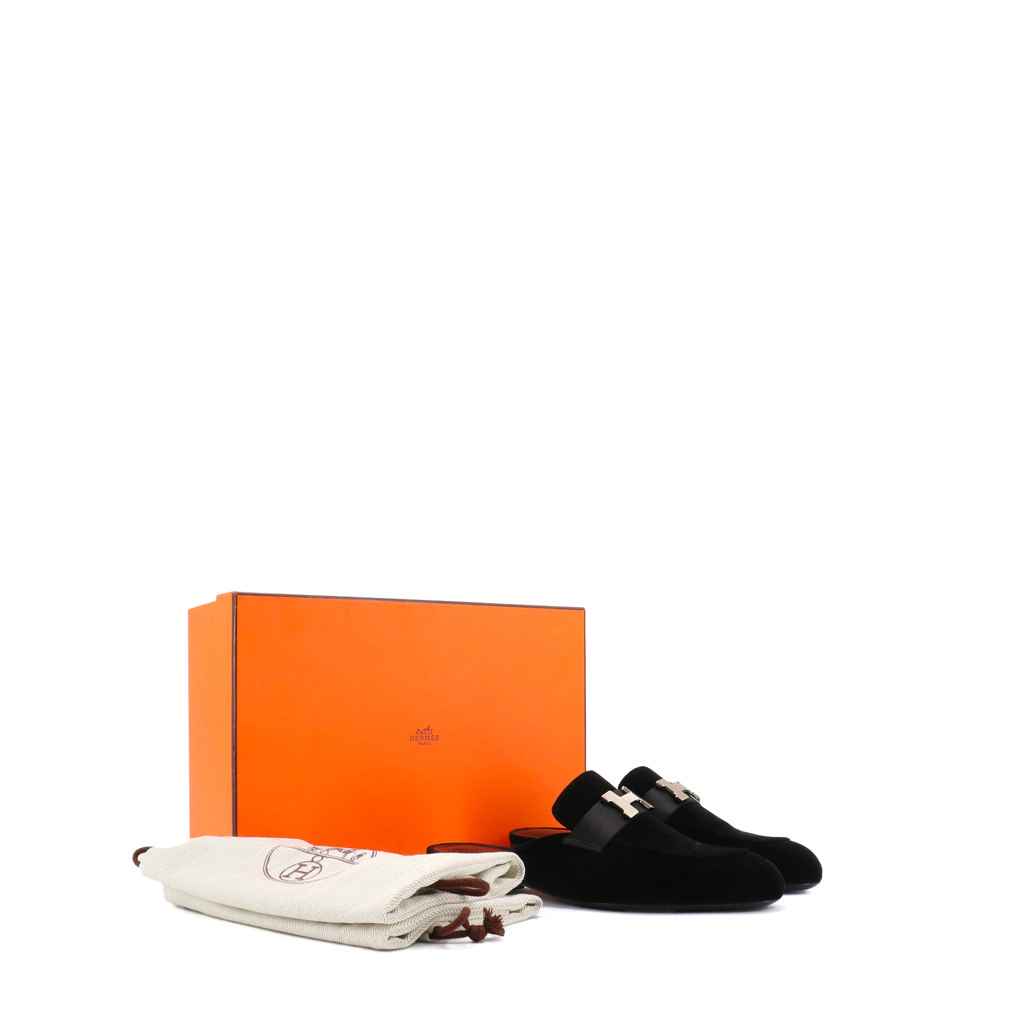 HERMÈS - Chypre sandals in black smooth leather (T36)