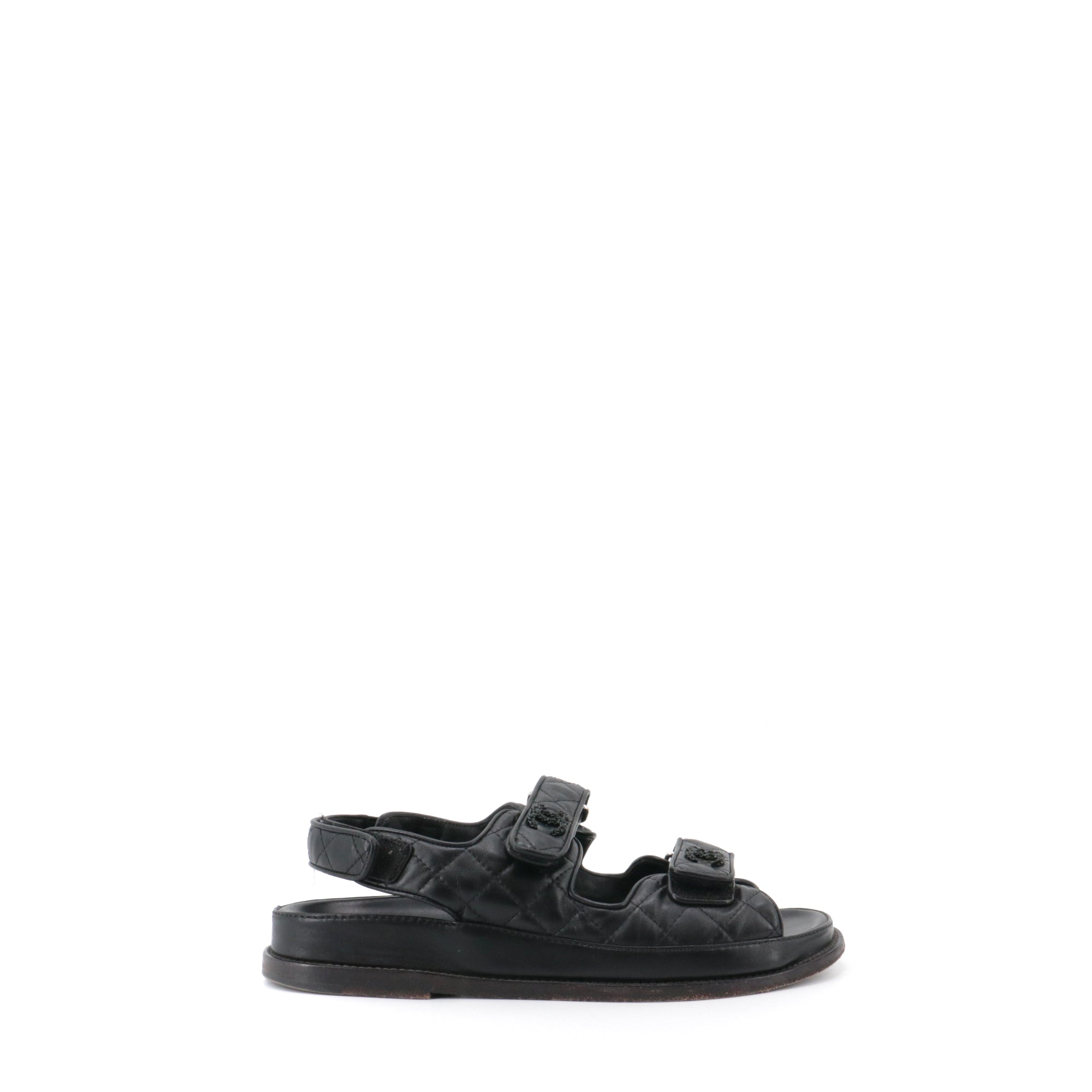 CHANEL - Sandales Dad Shoes Chanel en cuir matelassé noir (T39)